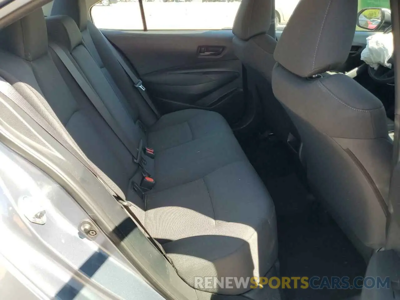 10 Photograph of a damaged car 5YFEPMAE6NP368022 TOYOTA COROLLA 2022