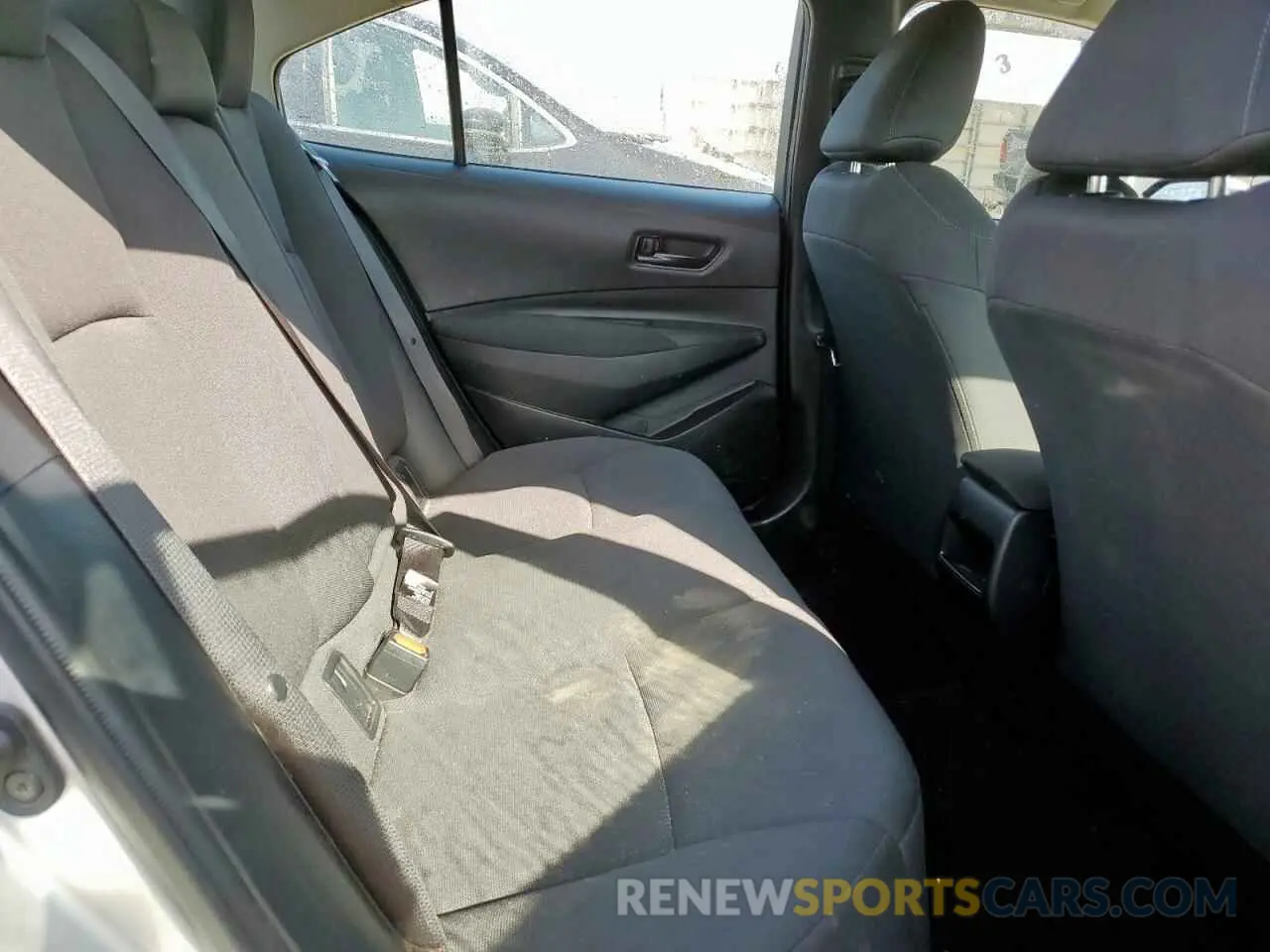 10 Photograph of a damaged car 5YFEPMAE6NP369252 TOYOTA COROLLA 2022