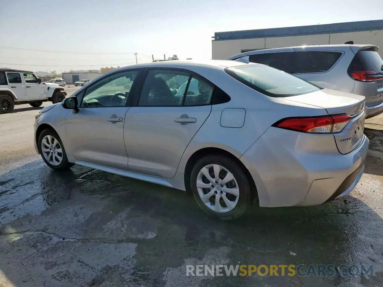 2 Photograph of a damaged car 5YFEPMAE6NP369252 TOYOTA COROLLA 2022