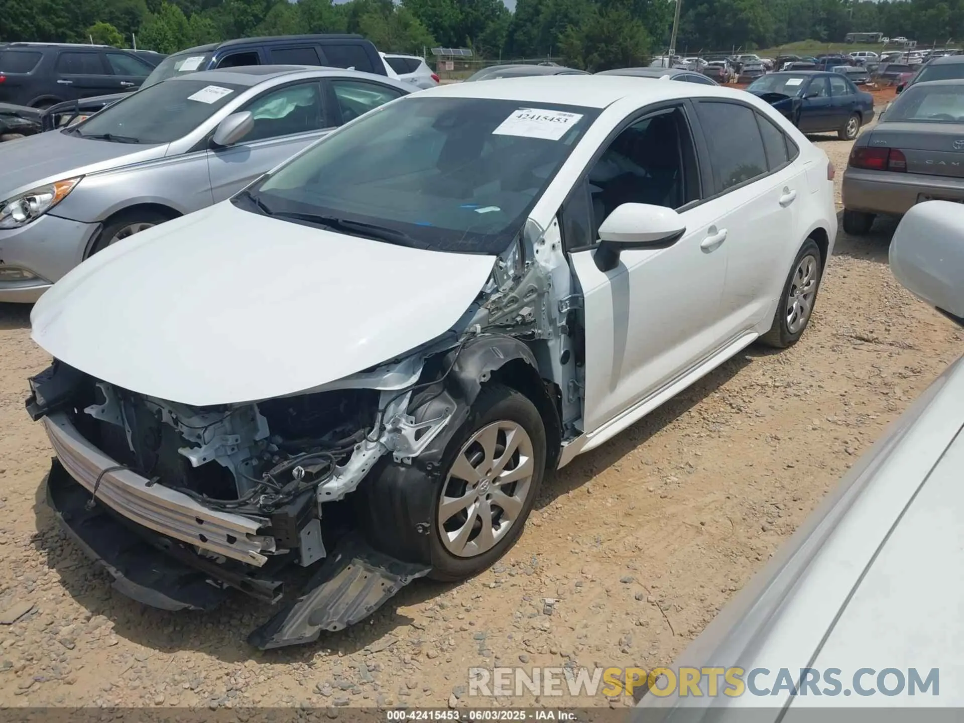 2 Photograph of a damaged car 5YFEPMAE6NP371549 TOYOTA COROLLA 2022
