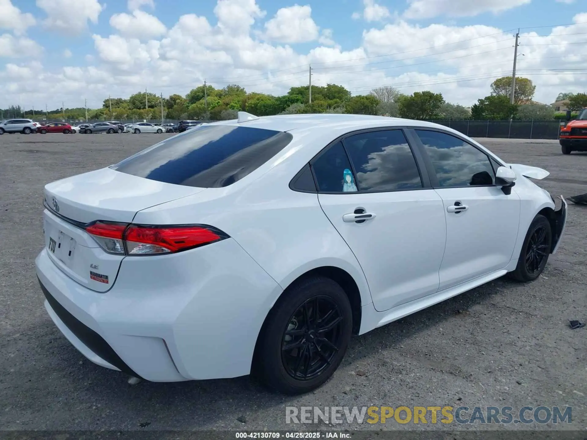 4 Photograph of a damaged car 5YFEPMAE6NP389890 TOYOTA COROLLA 2022