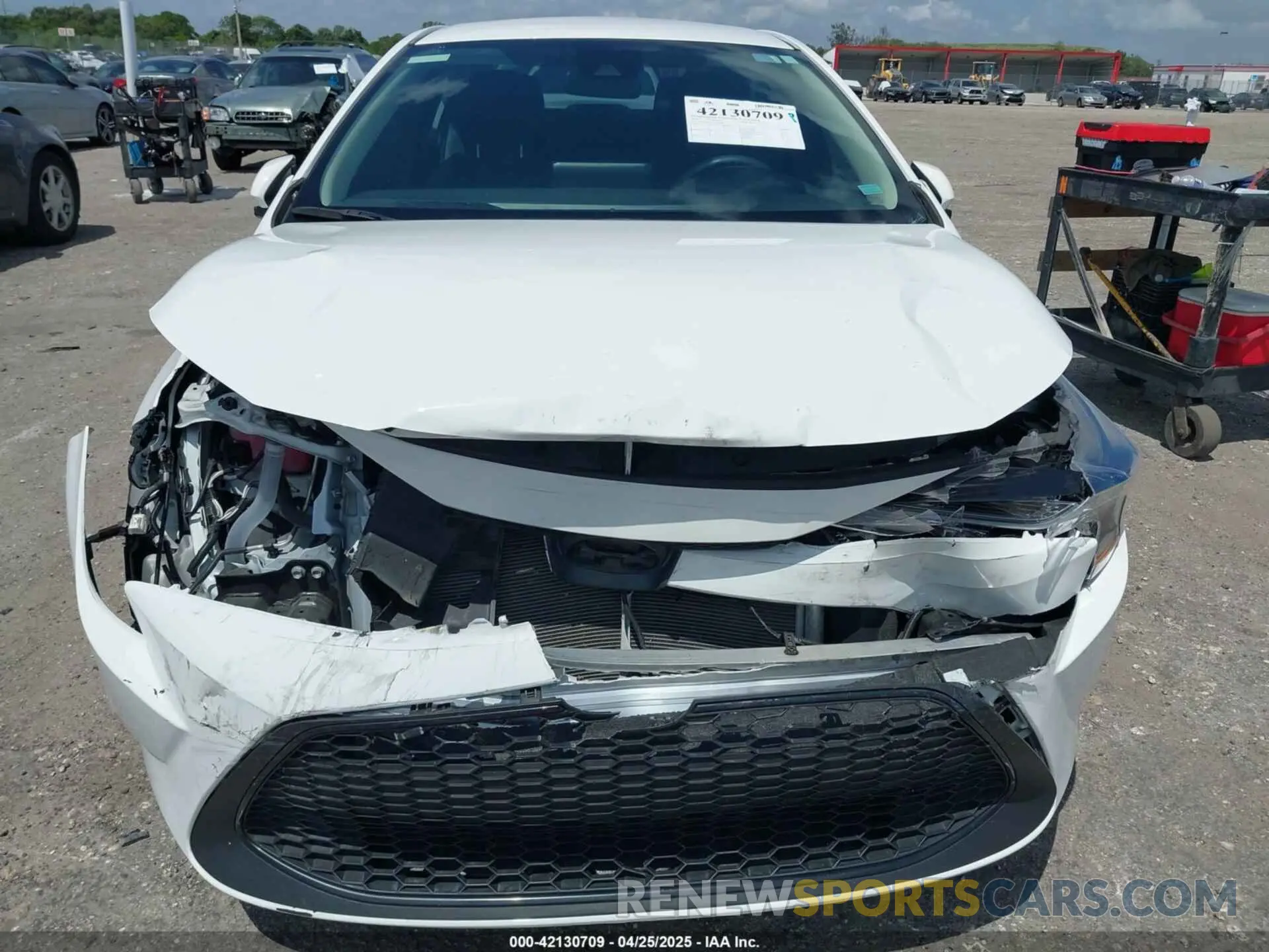 6 Photograph of a damaged car 5YFEPMAE6NP389890 TOYOTA COROLLA 2022
