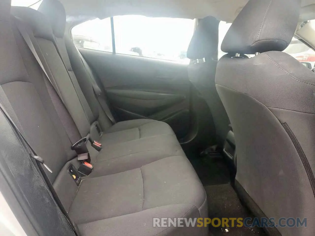 10 Photograph of a damaged car 5YFEPMAE7NP272013 TOYOTA COROLLA 2022