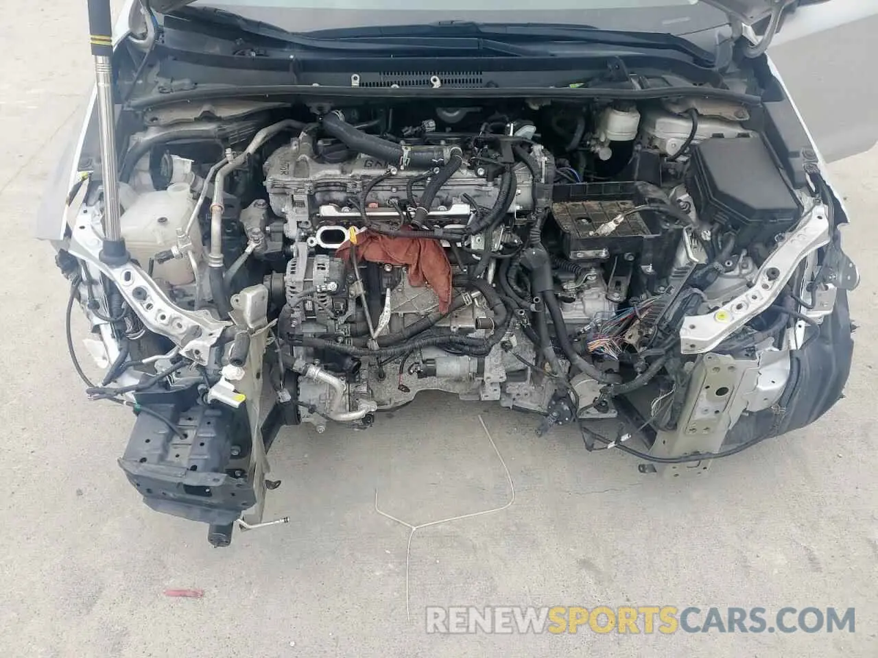 11 Photograph of a damaged car 5YFEPMAE7NP272013 TOYOTA COROLLA 2022