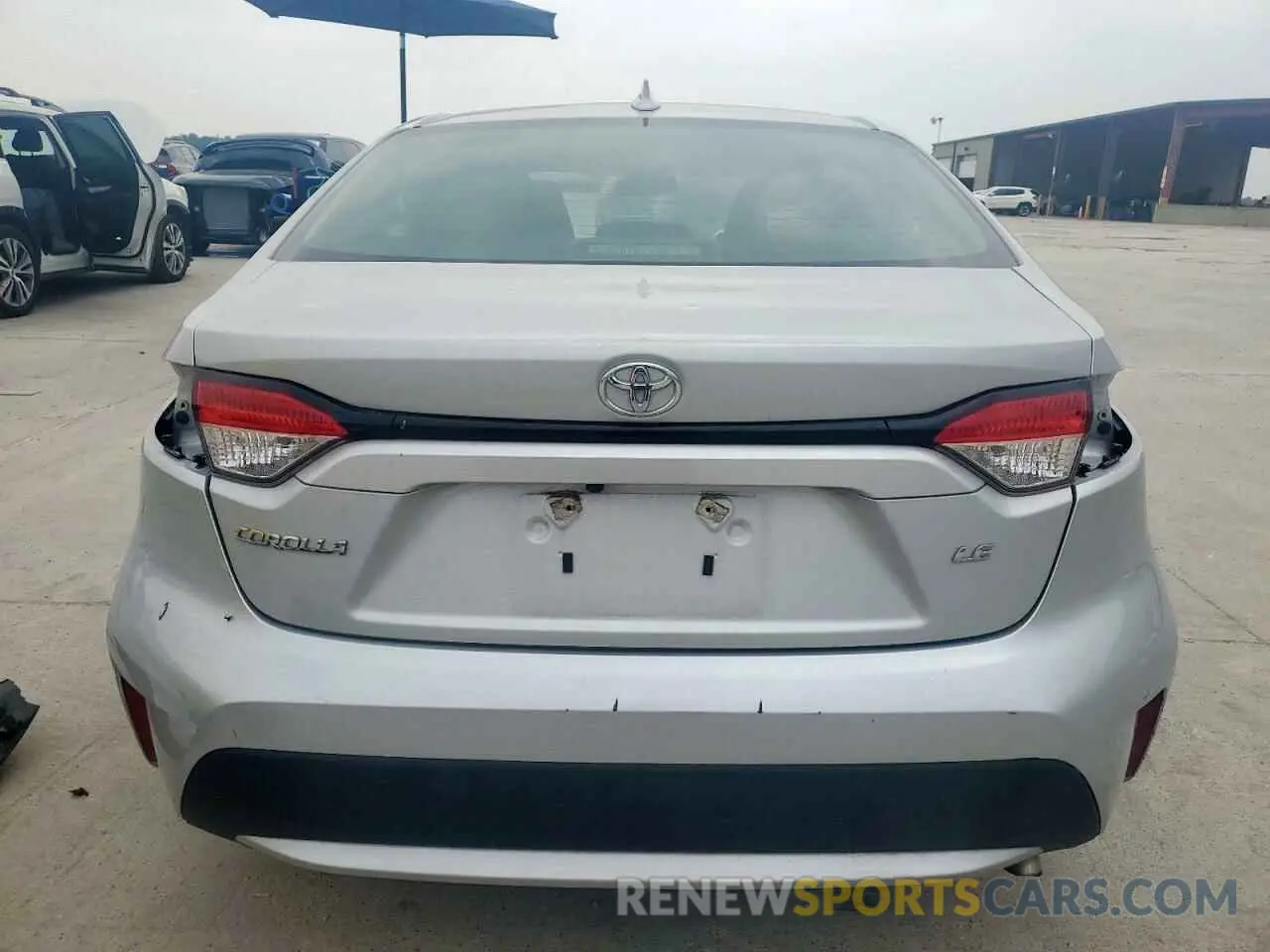 6 Photograph of a damaged car 5YFEPMAE7NP272013 TOYOTA COROLLA 2022