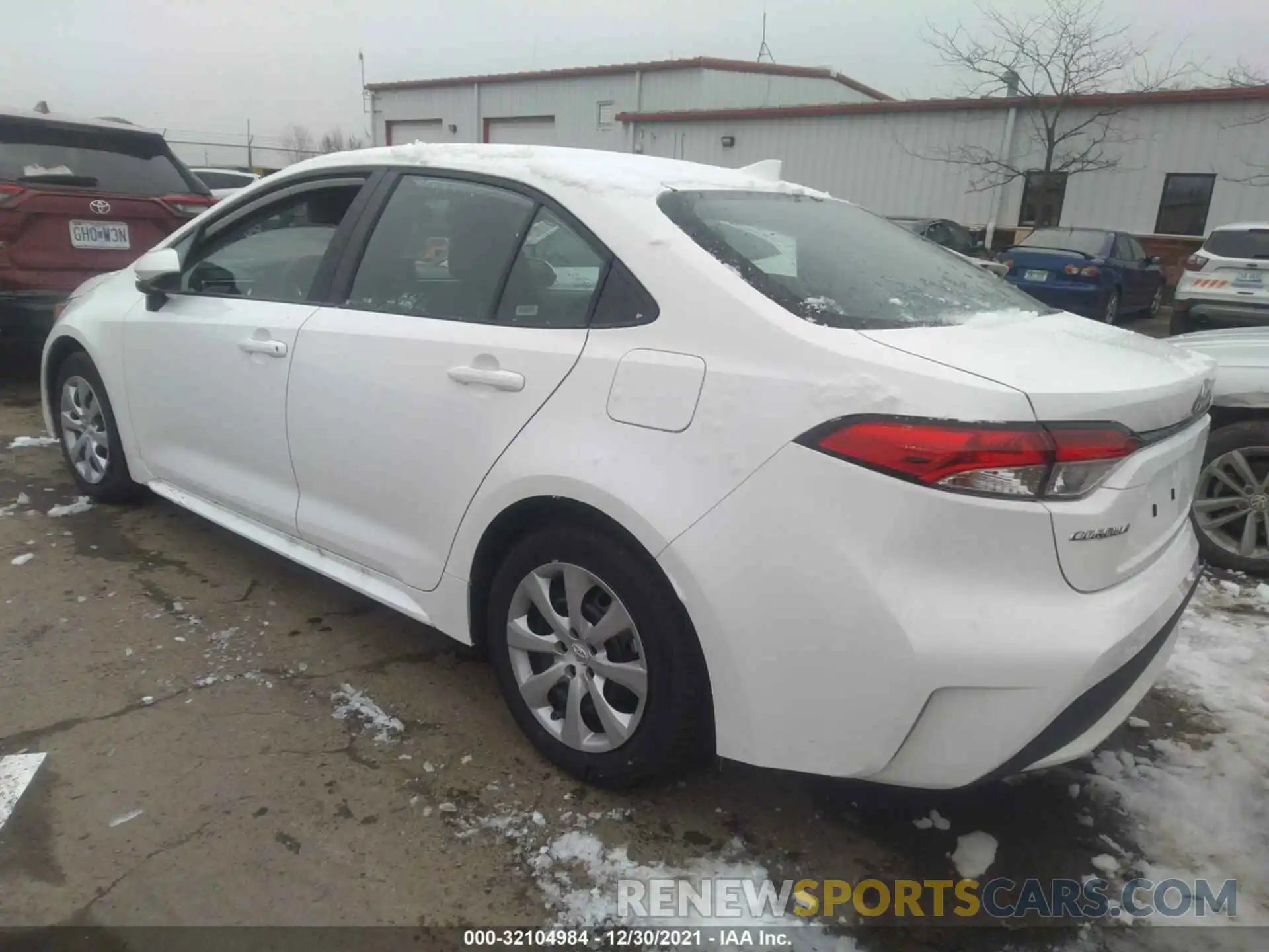 3 Photograph of a damaged car 5YFEPMAE7NP272836 TOYOTA COROLLA 2022