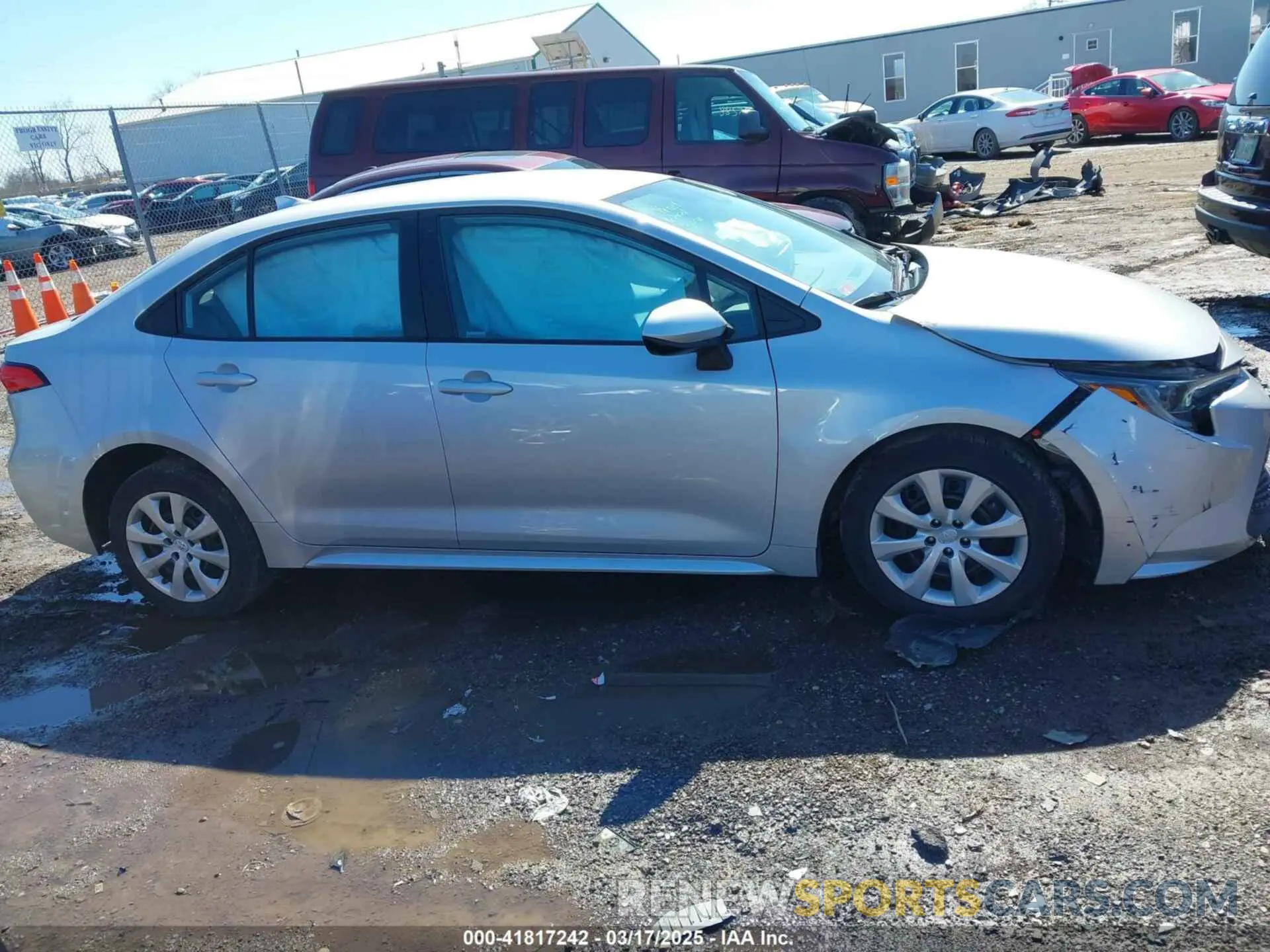 13 Photograph of a damaged car 5YFEPMAE7NP275266 TOYOTA COROLLA 2022
