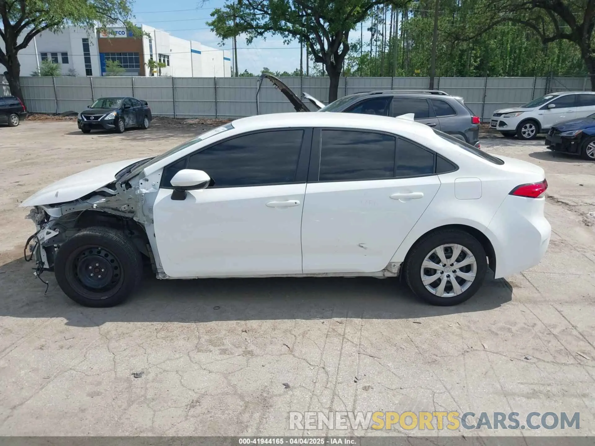 15 Photograph of a damaged car 5YFEPMAE7NP275963 TOYOTA COROLLA 2022