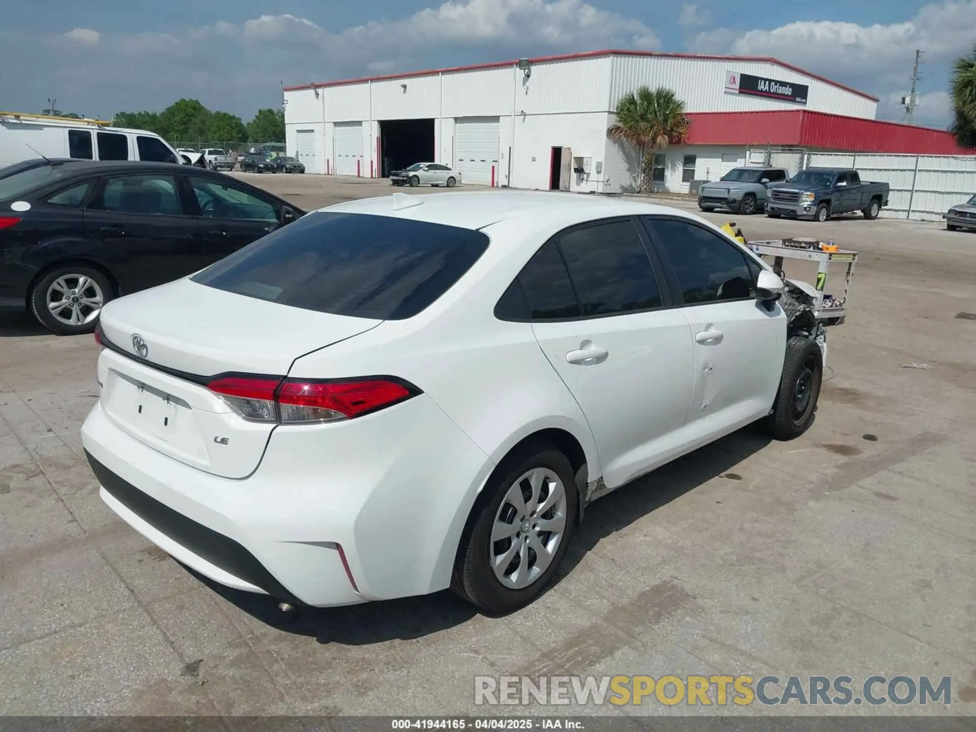4 Photograph of a damaged car 5YFEPMAE7NP275963 TOYOTA COROLLA 2022