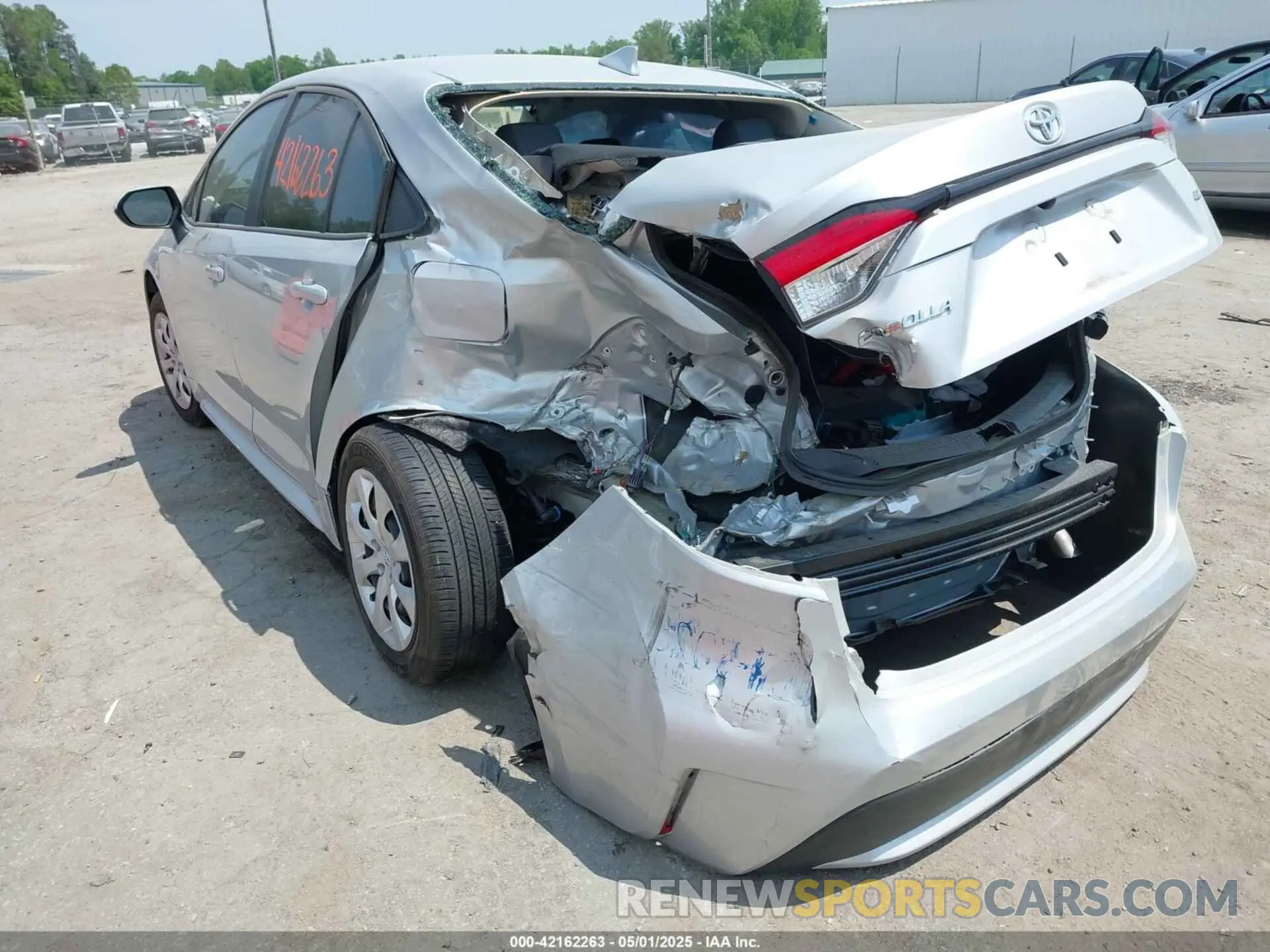 6 Photograph of a damaged car 5YFEPMAE7NP279625 TOYOTA COROLLA 2022