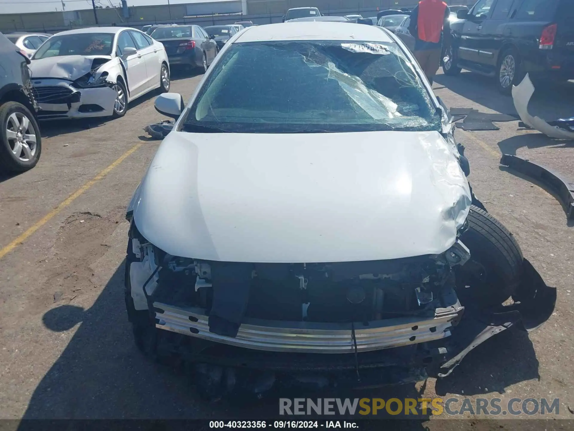 11 Photograph of a damaged car 5YFEPMAE7NP283044 TOYOTA COROLLA 2022