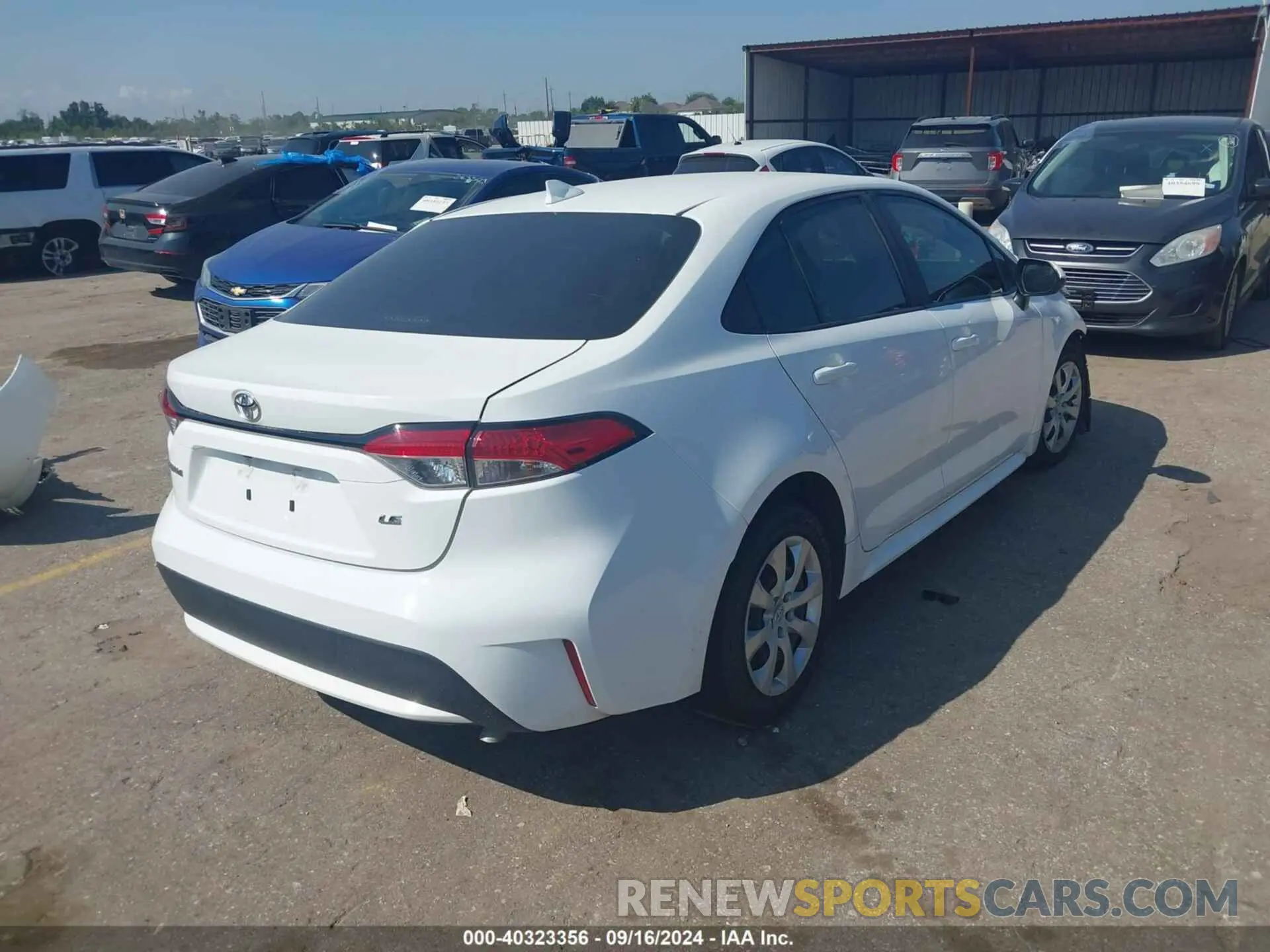 4 Photograph of a damaged car 5YFEPMAE7NP283044 TOYOTA COROLLA 2022