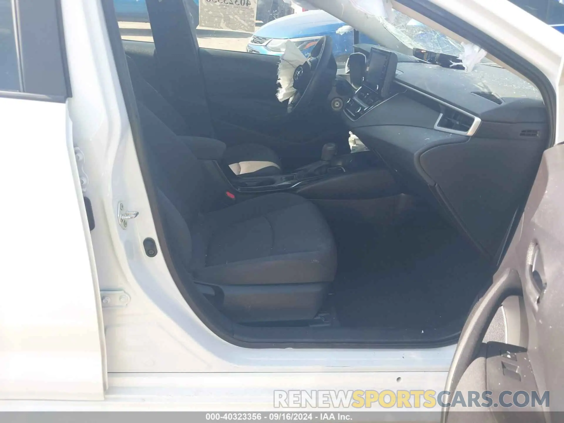 5 Photograph of a damaged car 5YFEPMAE7NP283044 TOYOTA COROLLA 2022