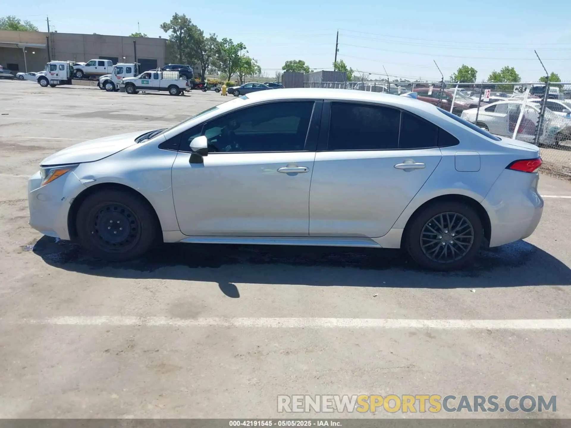 14 Photograph of a damaged car 5YFEPMAE7NP284212 TOYOTA COROLLA 2022