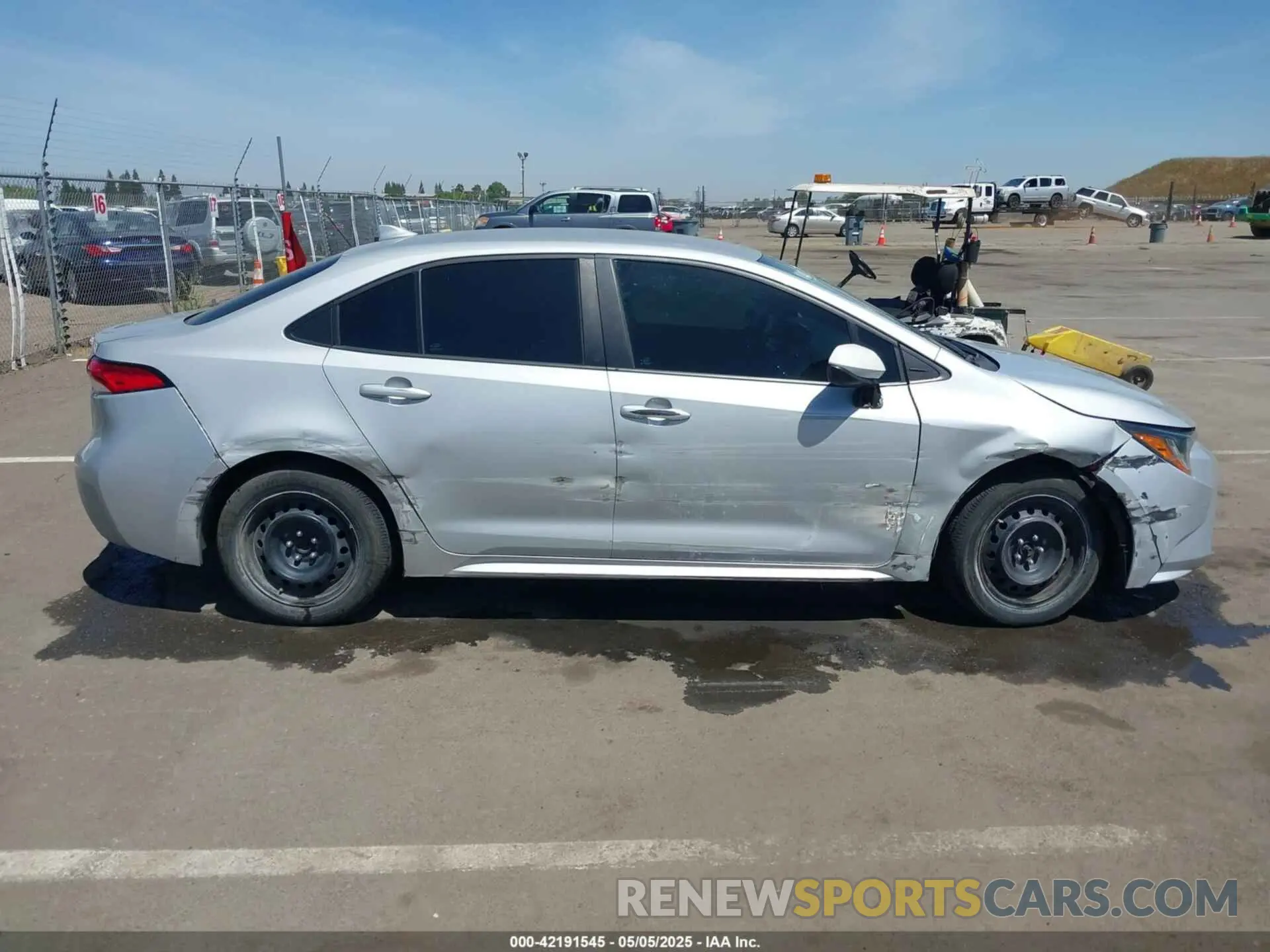 6 Photograph of a damaged car 5YFEPMAE7NP284212 TOYOTA COROLLA 2022