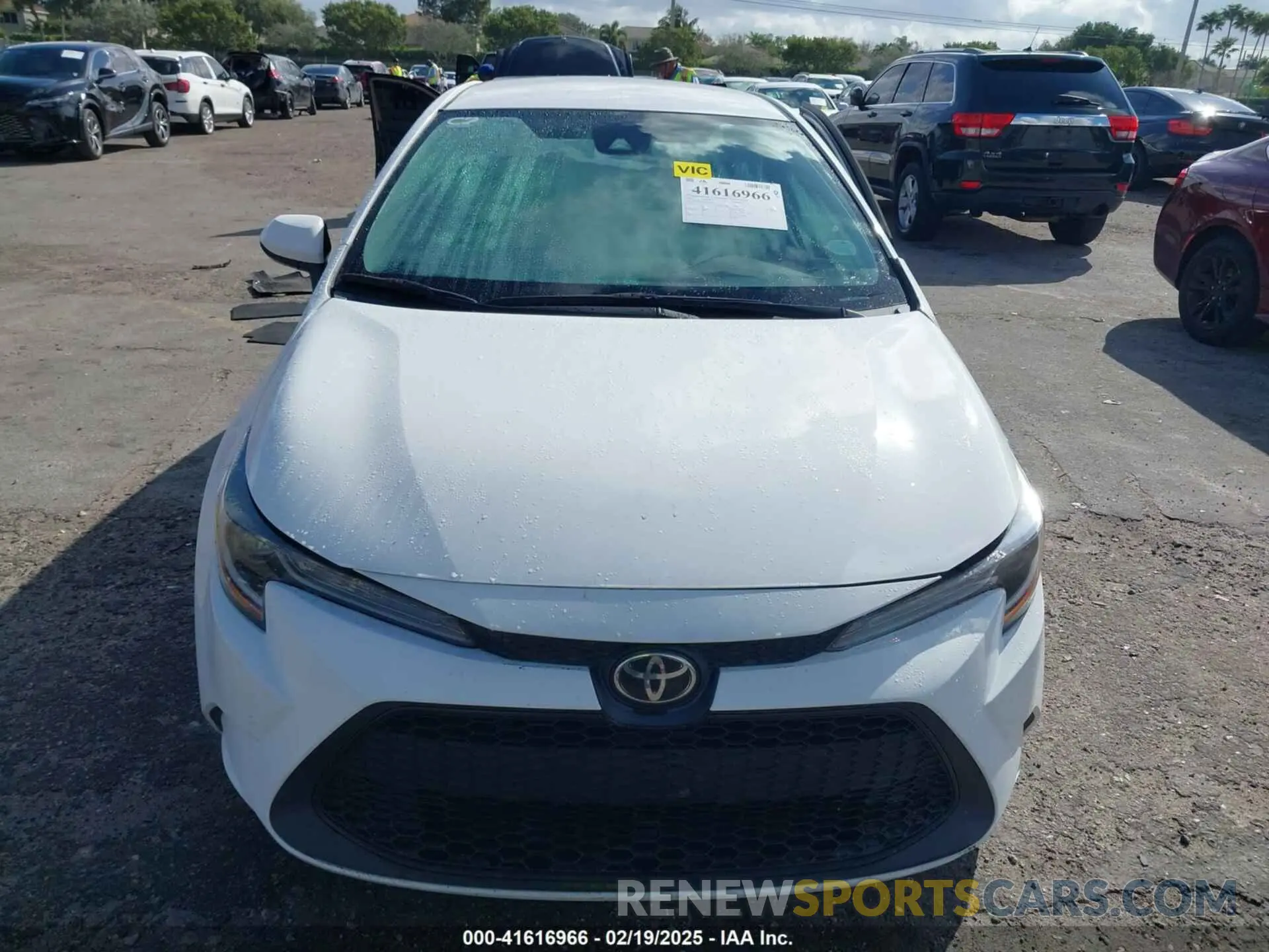 12 Photograph of a damaged car 5YFEPMAE7NP284551 TOYOTA COROLLA 2022