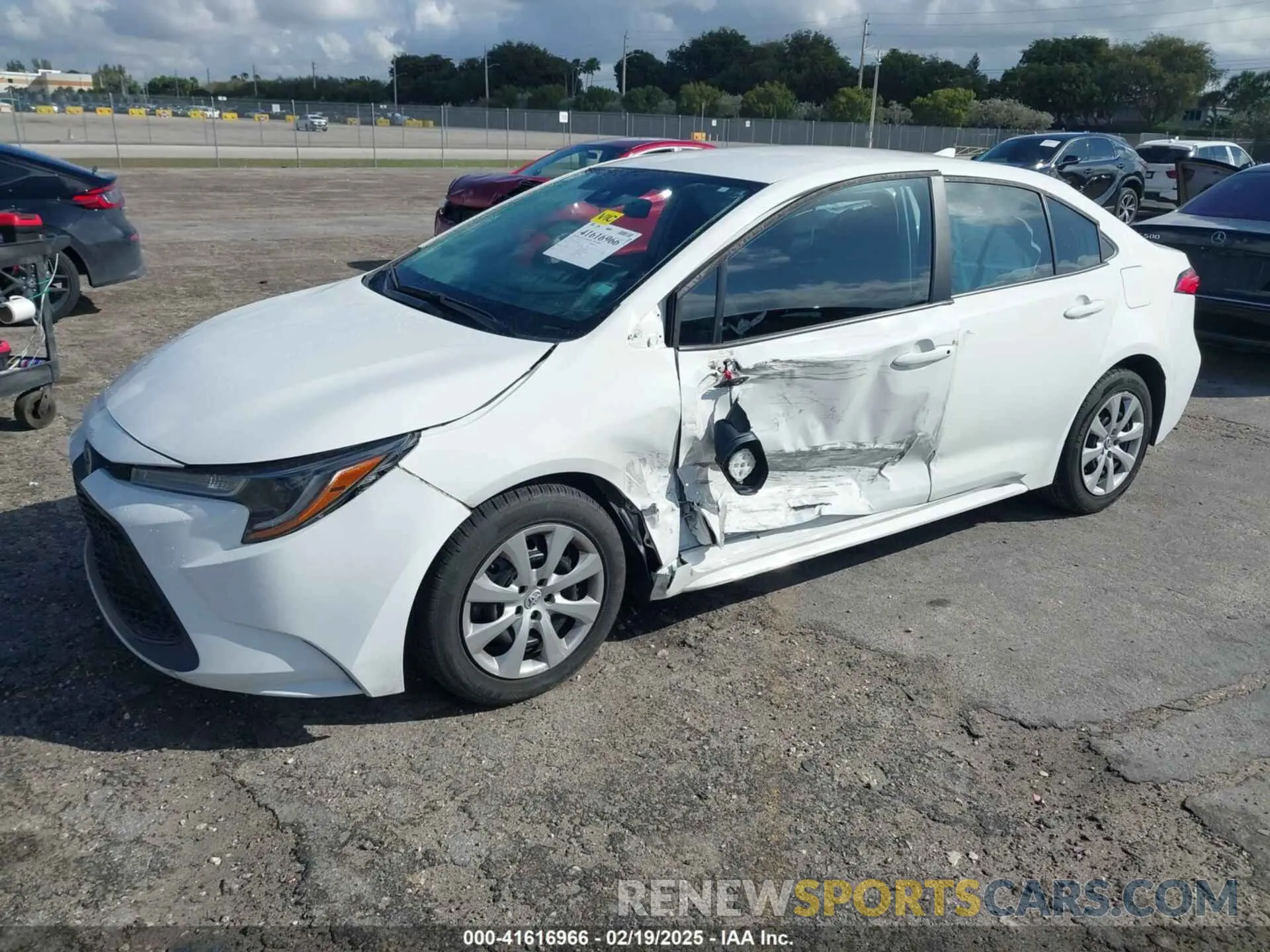 2 Photograph of a damaged car 5YFEPMAE7NP284551 TOYOTA COROLLA 2022