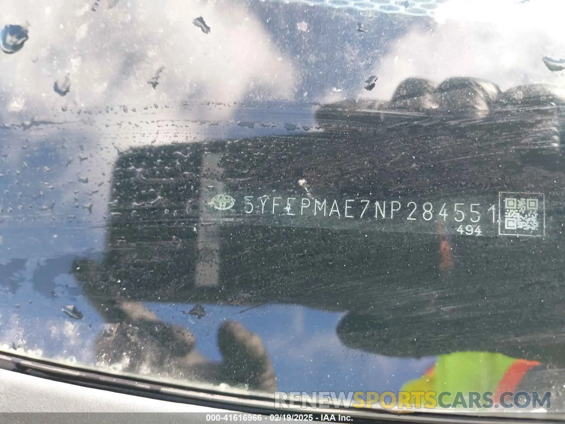 9 Photograph of a damaged car 5YFEPMAE7NP284551 TOYOTA COROLLA 2022