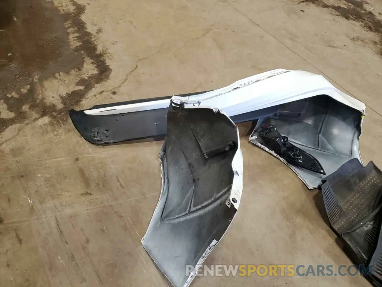 12 Photograph of a damaged car 5YFEPMAE7NP285649 TOYOTA COROLLA 2022