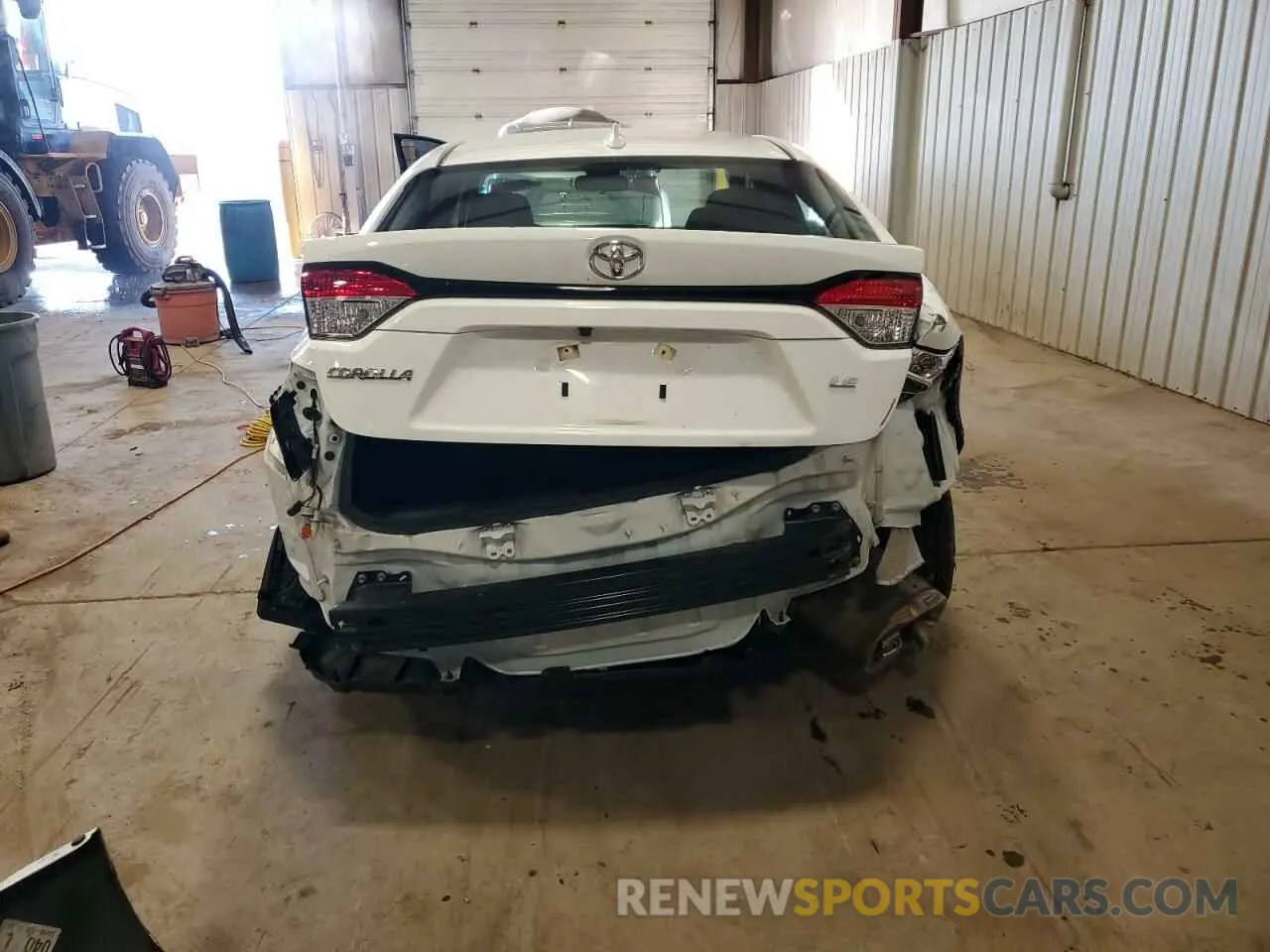 6 Photograph of a damaged car 5YFEPMAE7NP285649 TOYOTA COROLLA 2022