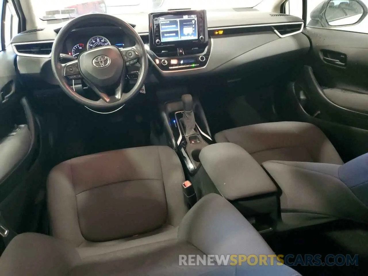 8 Photograph of a damaged car 5YFEPMAE7NP285649 TOYOTA COROLLA 2022