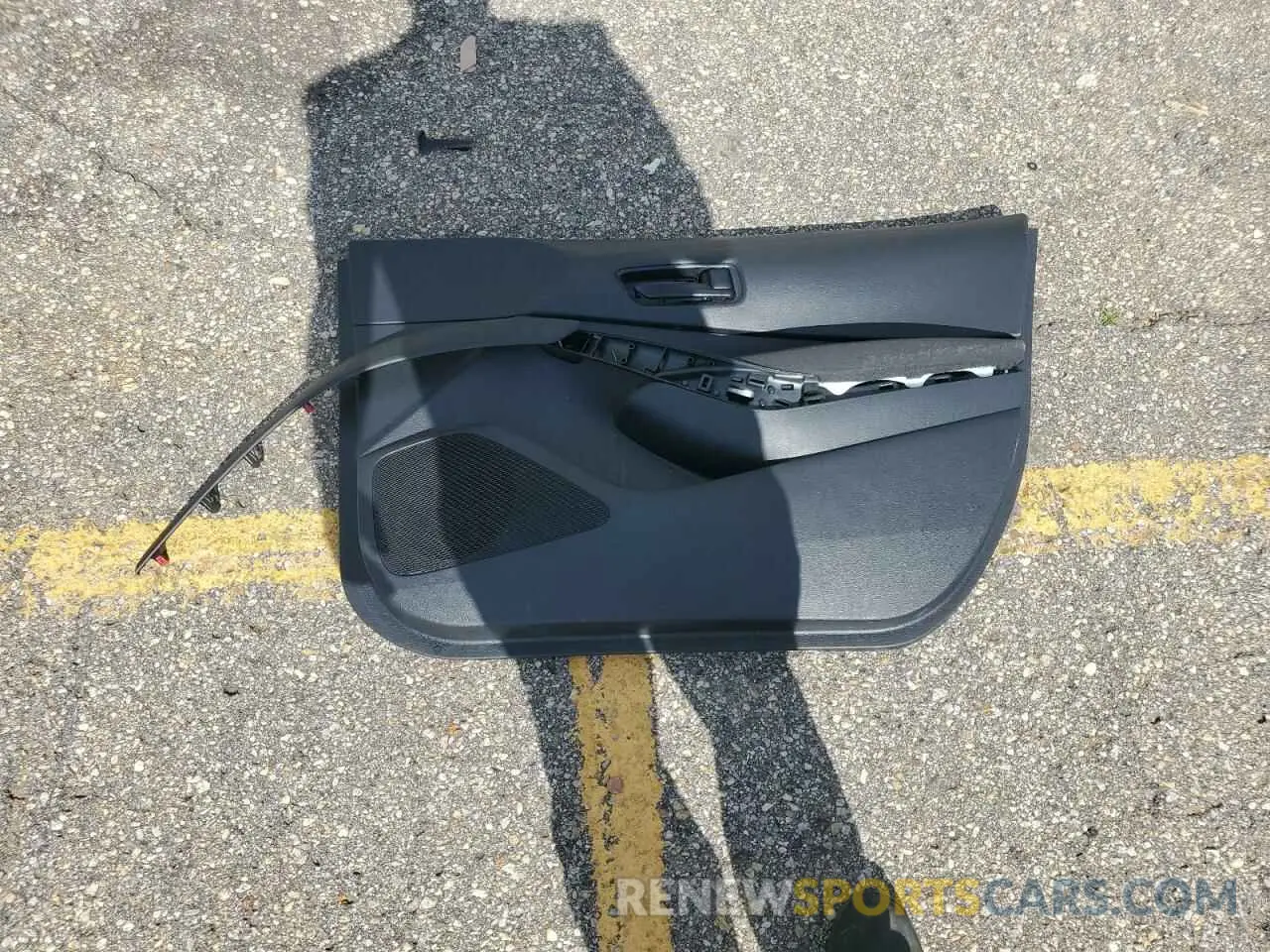 12 Photograph of a damaged car 5YFEPMAE7NP290009 TOYOTA COROLLA 2022
