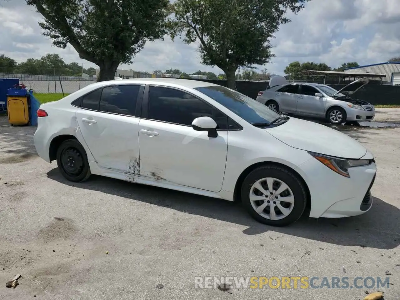 4 Photograph of a damaged car 5YFEPMAE7NP295372 TOYOTA COROLLA 2022