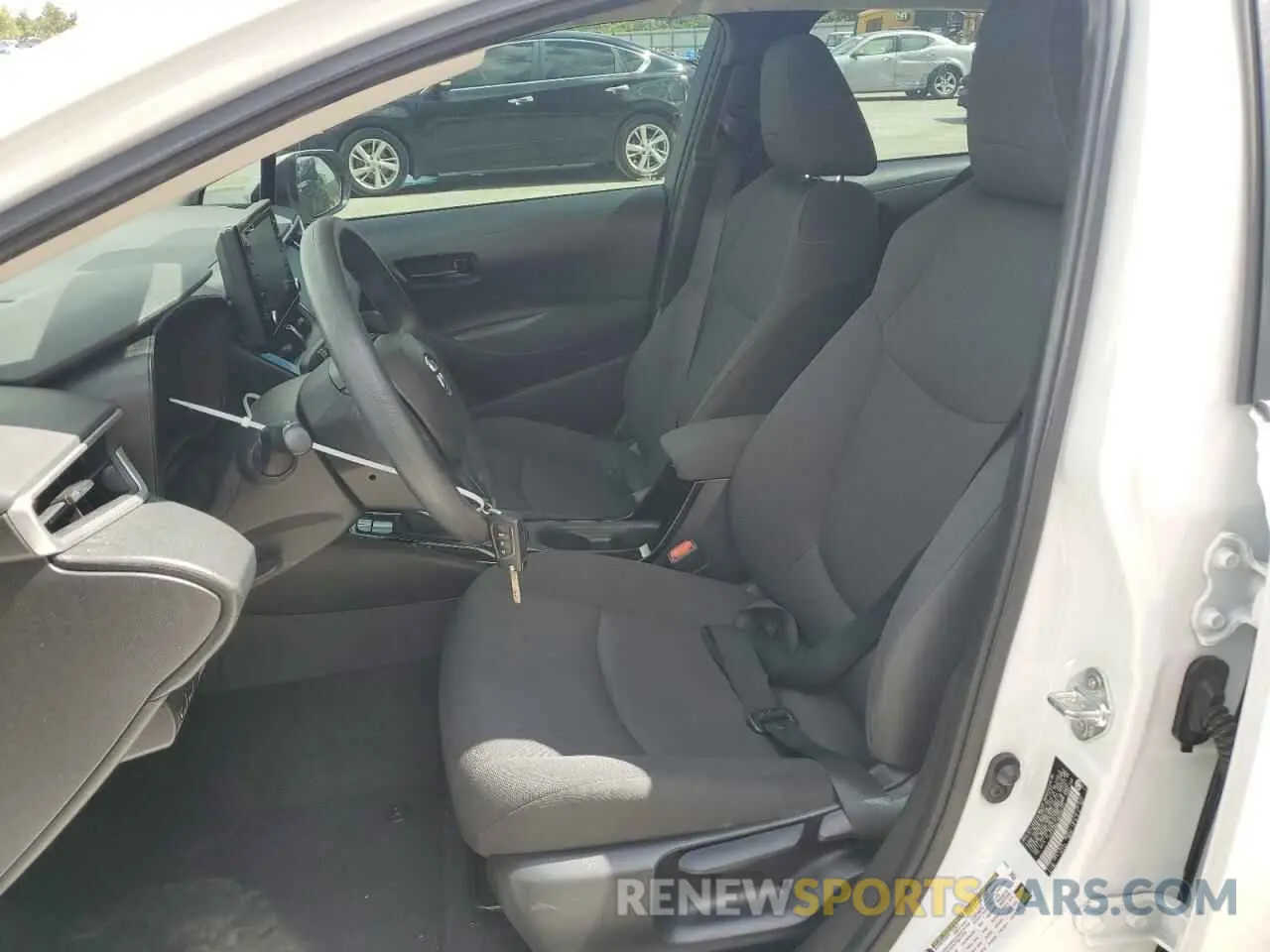 7 Photograph of a damaged car 5YFEPMAE7NP295372 TOYOTA COROLLA 2022