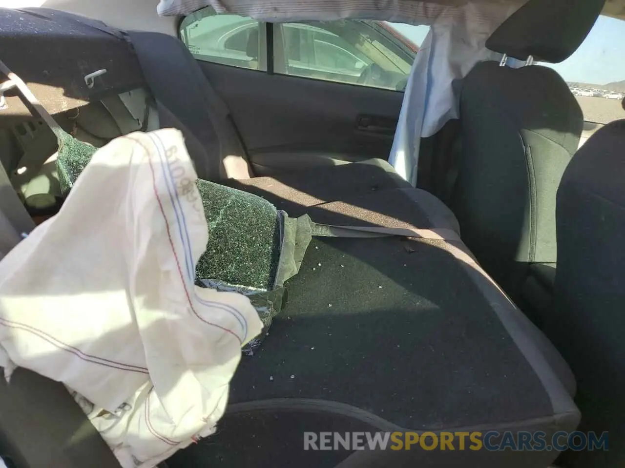 10 Photograph of a damaged car 5YFEPMAE7NP296666 TOYOTA COROLLA 2022