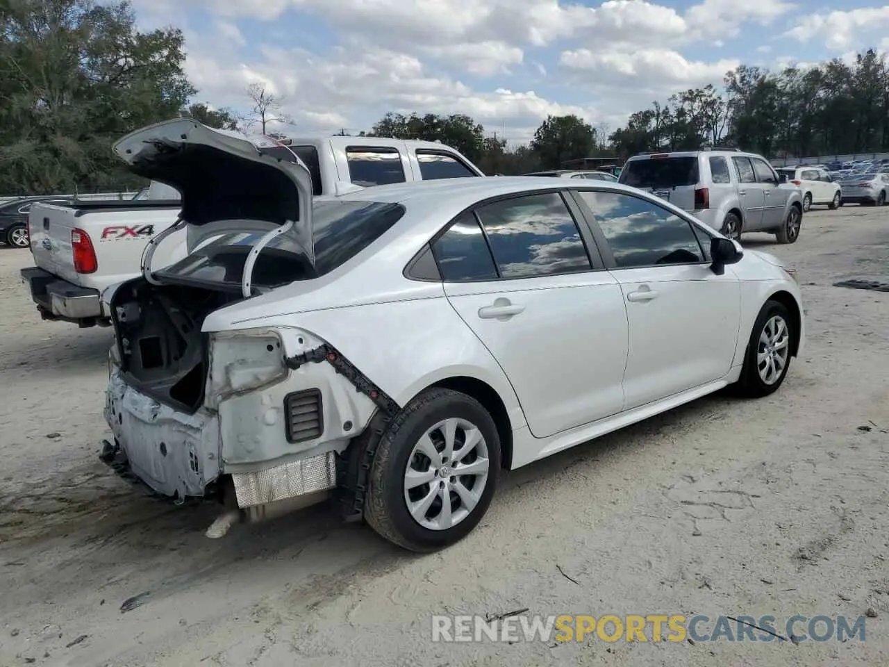 3 Photograph of a damaged car 5YFEPMAE7NP298577 TOYOTA COROLLA 2022