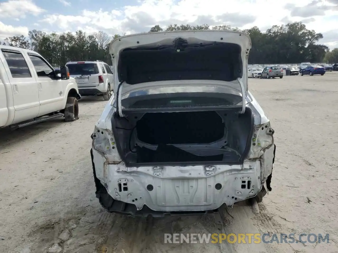 6 Photograph of a damaged car 5YFEPMAE7NP298577 TOYOTA COROLLA 2022