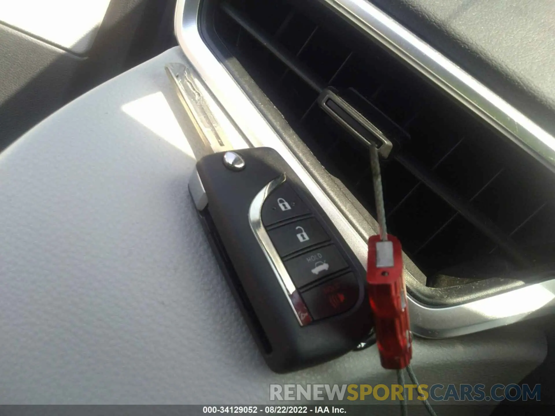 11 Photograph of a damaged car 5YFEPMAE7NP298725 TOYOTA COROLLA 2022