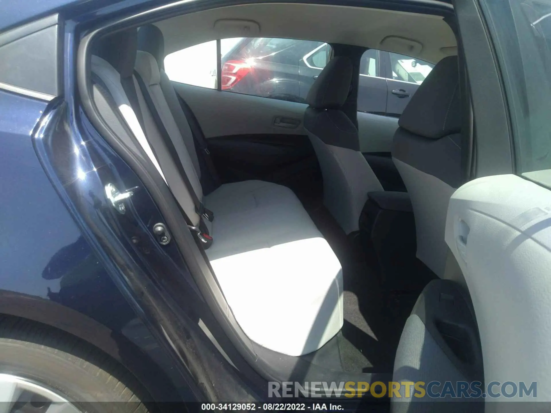8 Photograph of a damaged car 5YFEPMAE7NP298725 TOYOTA COROLLA 2022