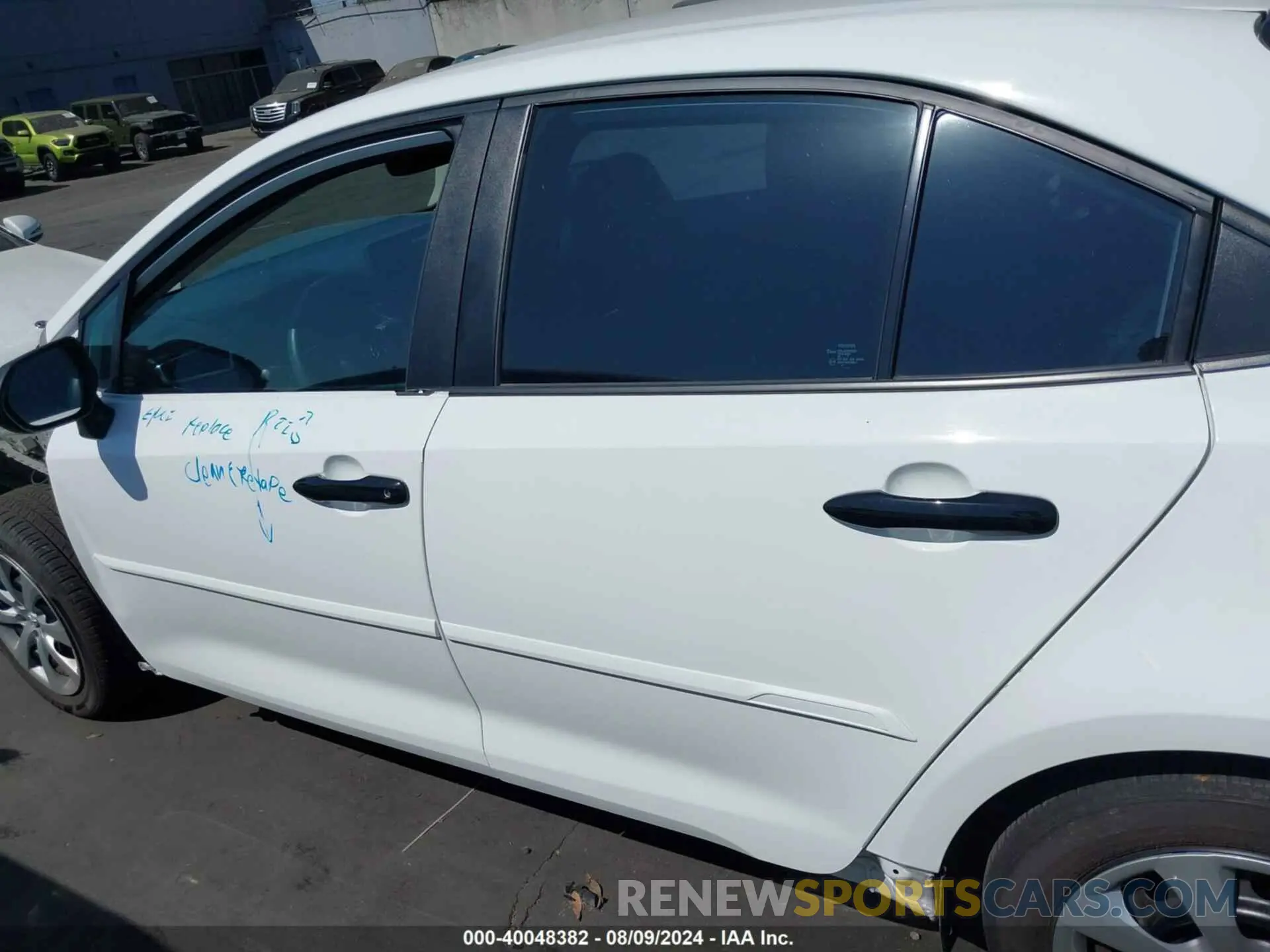 15 Photograph of a damaged car 5YFEPMAE7NP298823 TOYOTA COROLLA 2022