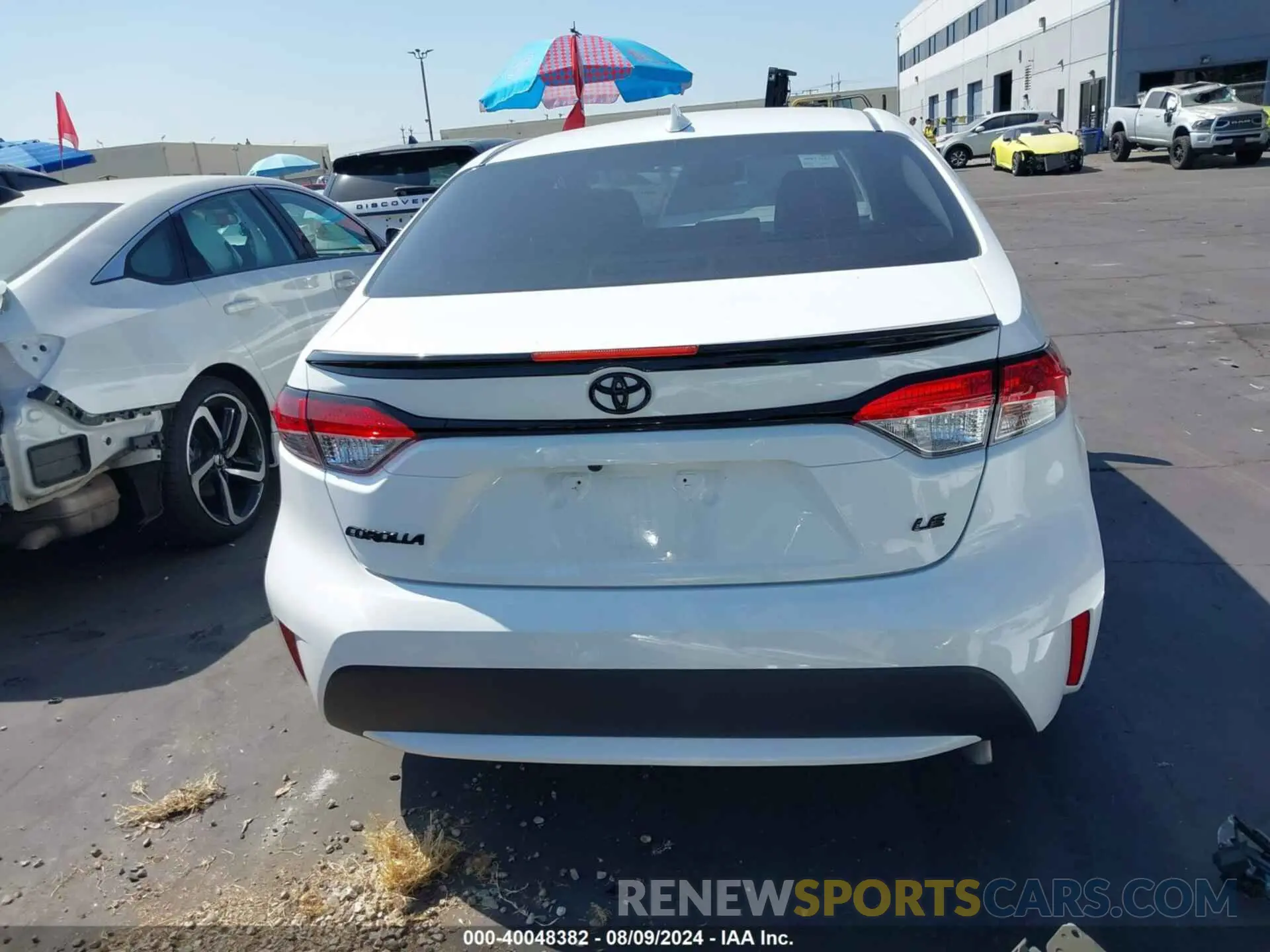 17 Photograph of a damaged car 5YFEPMAE7NP298823 TOYOTA COROLLA 2022