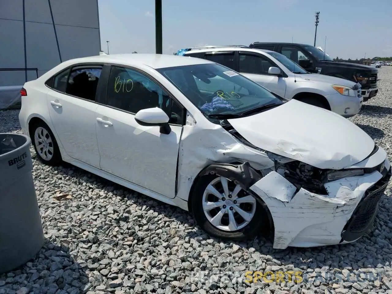 4 Photograph of a damaged car 5YFEPMAE7NP299289 TOYOTA COROLLA 2022