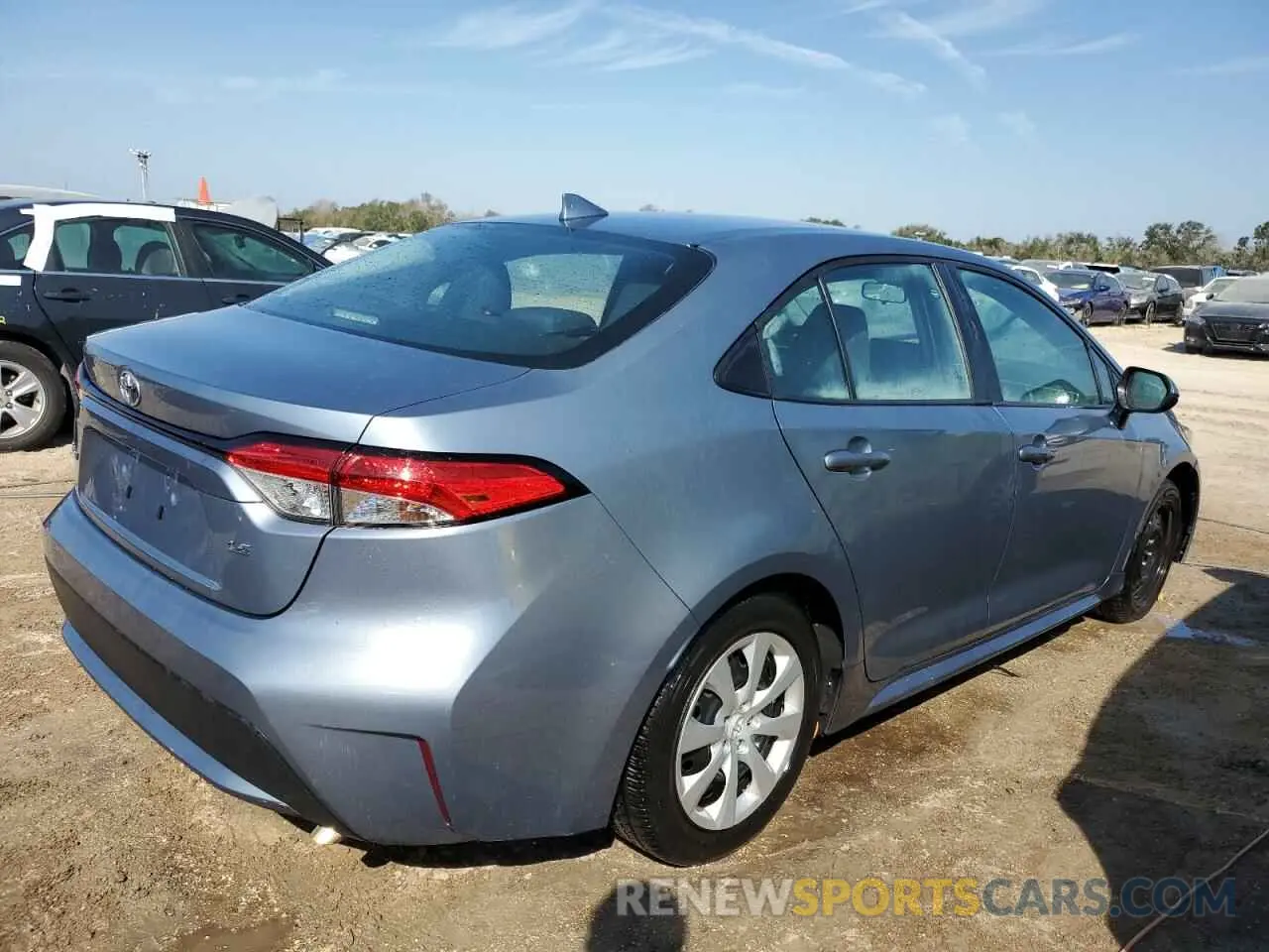 3 Photograph of a damaged car 5YFEPMAE7NP299518 TOYOTA COROLLA 2022