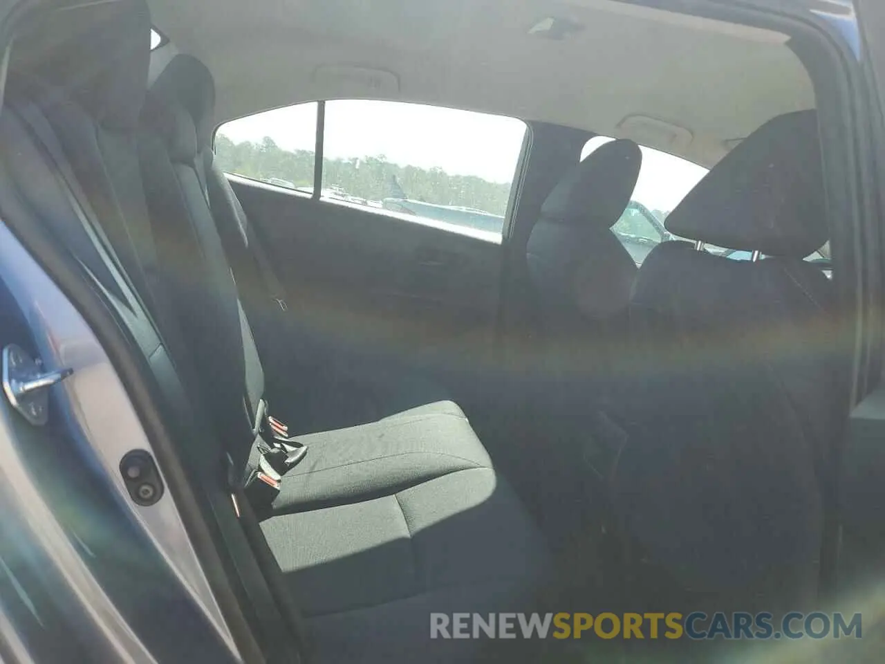 10 Photograph of a damaged car 5YFEPMAE7NP300702 TOYOTA COROLLA 2022