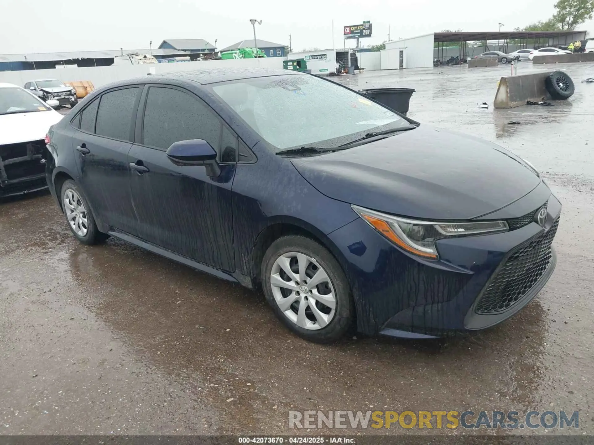 1 Photograph of a damaged car 5YFEPMAE7NP305866 TOYOTA COROLLA 2022