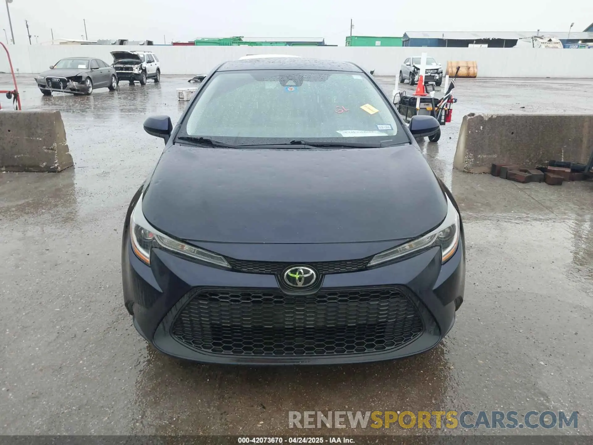 12 Photograph of a damaged car 5YFEPMAE7NP305866 TOYOTA COROLLA 2022
