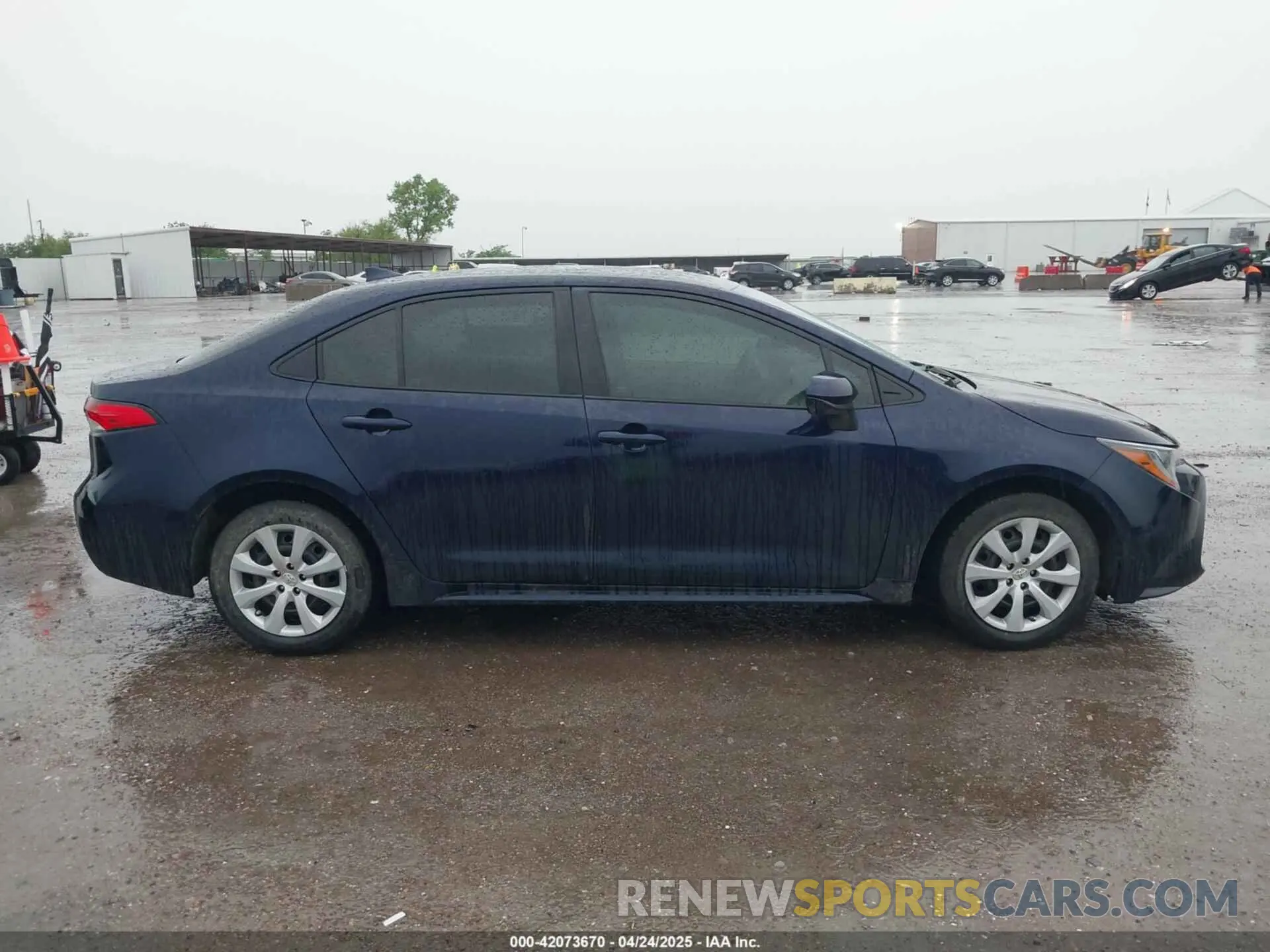 13 Photograph of a damaged car 5YFEPMAE7NP305866 TOYOTA COROLLA 2022