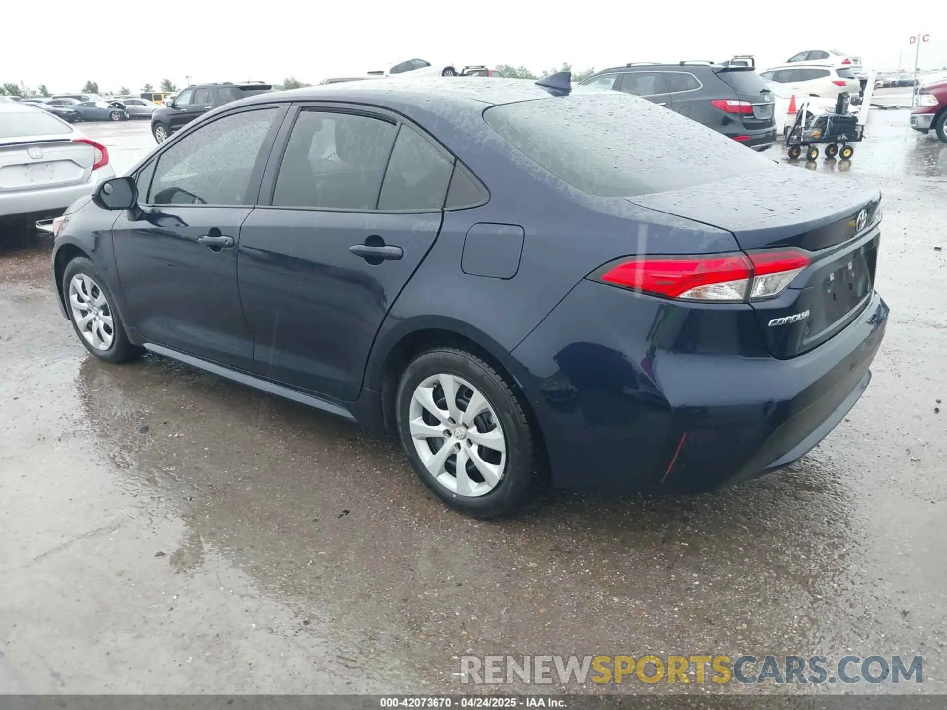 3 Photograph of a damaged car 5YFEPMAE7NP305866 TOYOTA COROLLA 2022