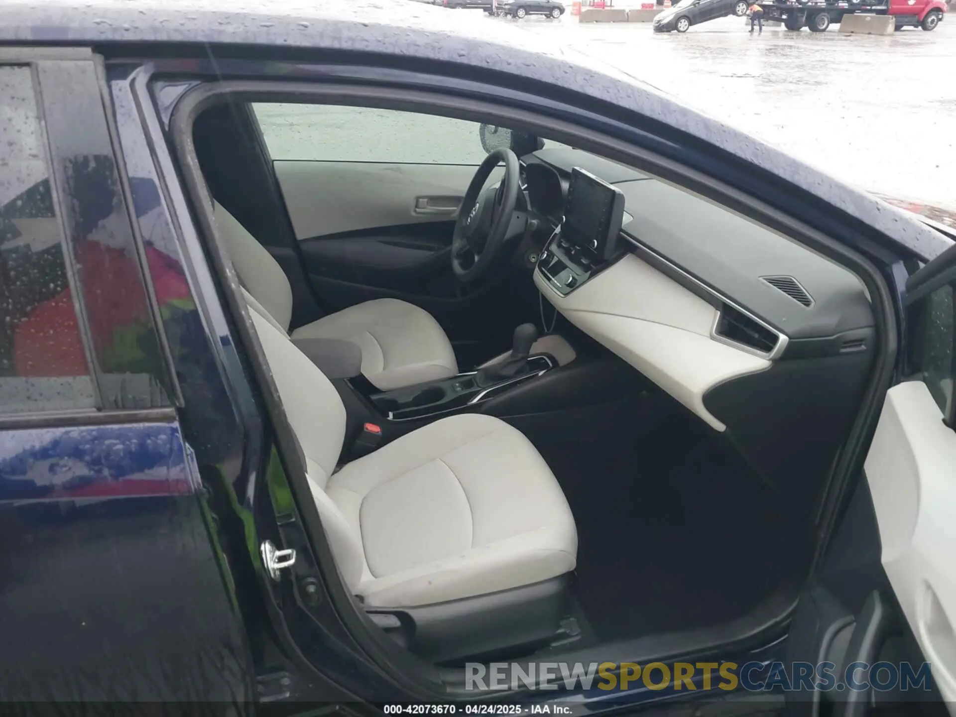 5 Photograph of a damaged car 5YFEPMAE7NP305866 TOYOTA COROLLA 2022