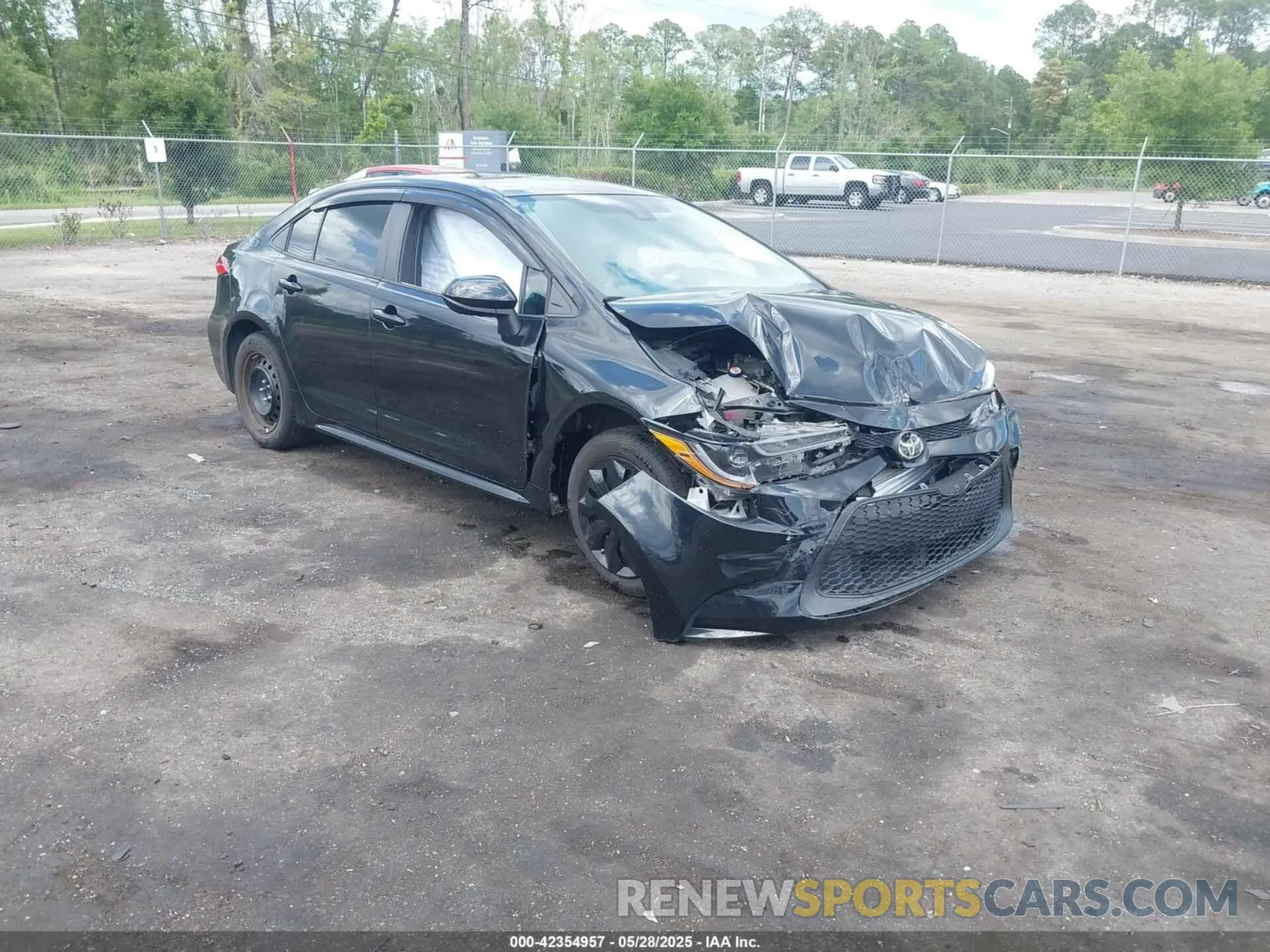 1 Photograph of a damaged car 5YFEPMAE7NP310856 TOYOTA COROLLA 2022