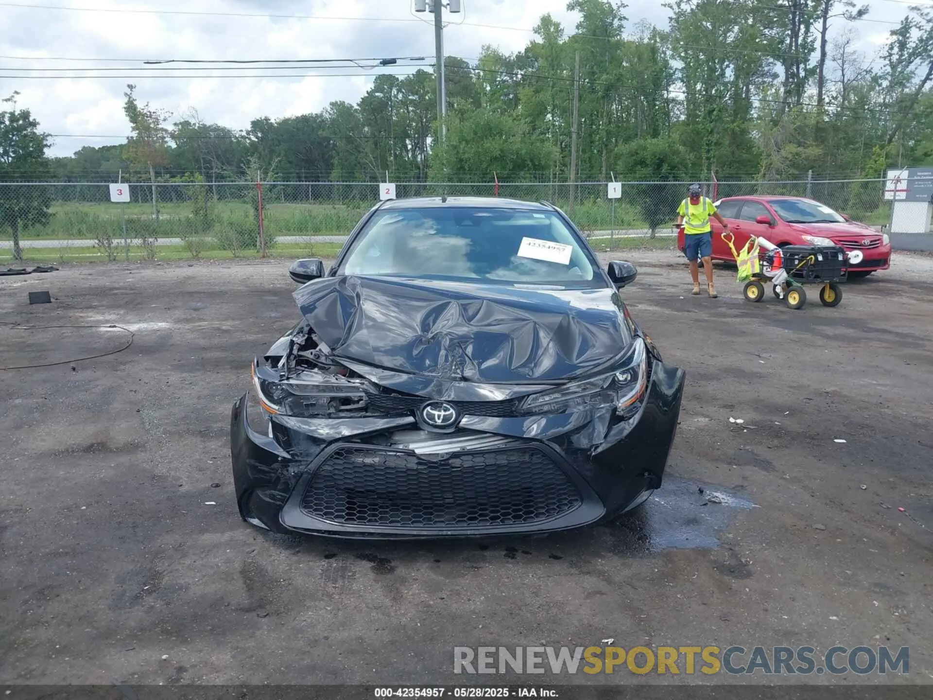 12 Photograph of a damaged car 5YFEPMAE7NP310856 TOYOTA COROLLA 2022