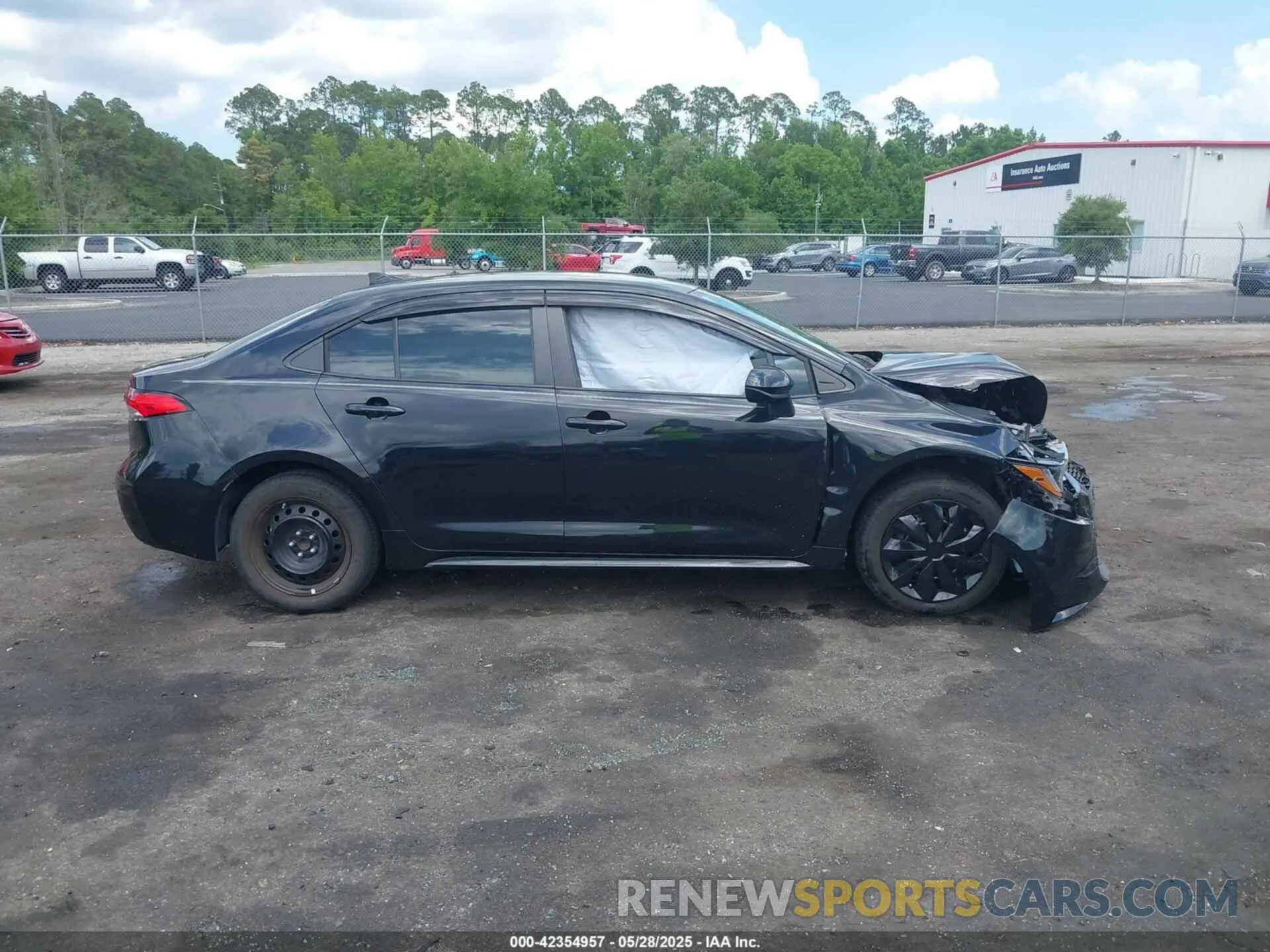 13 Photograph of a damaged car 5YFEPMAE7NP310856 TOYOTA COROLLA 2022