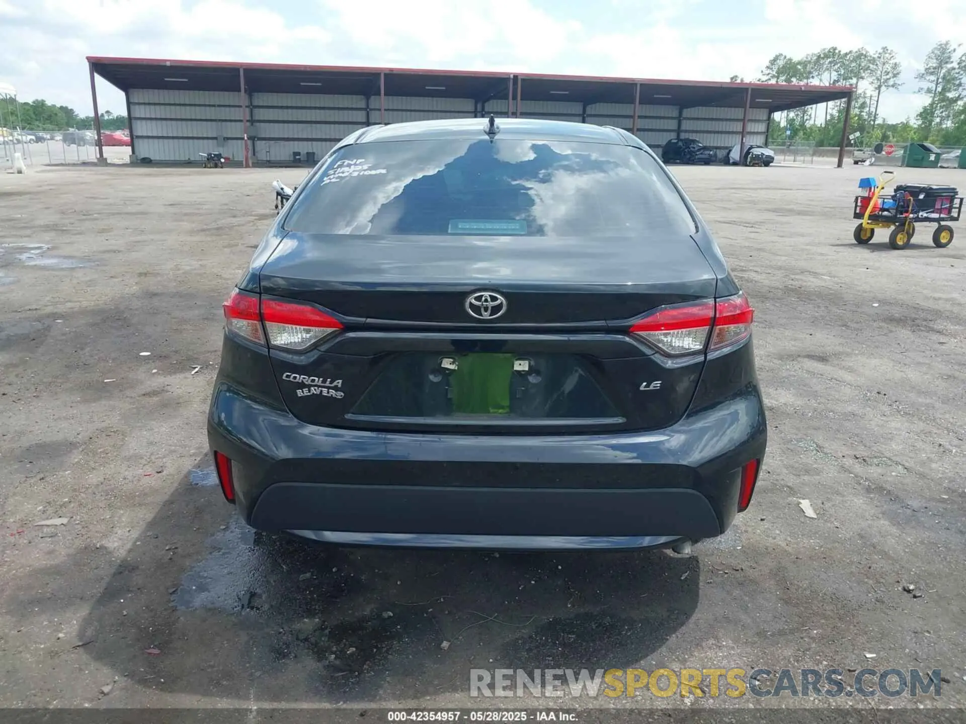 16 Photograph of a damaged car 5YFEPMAE7NP310856 TOYOTA COROLLA 2022