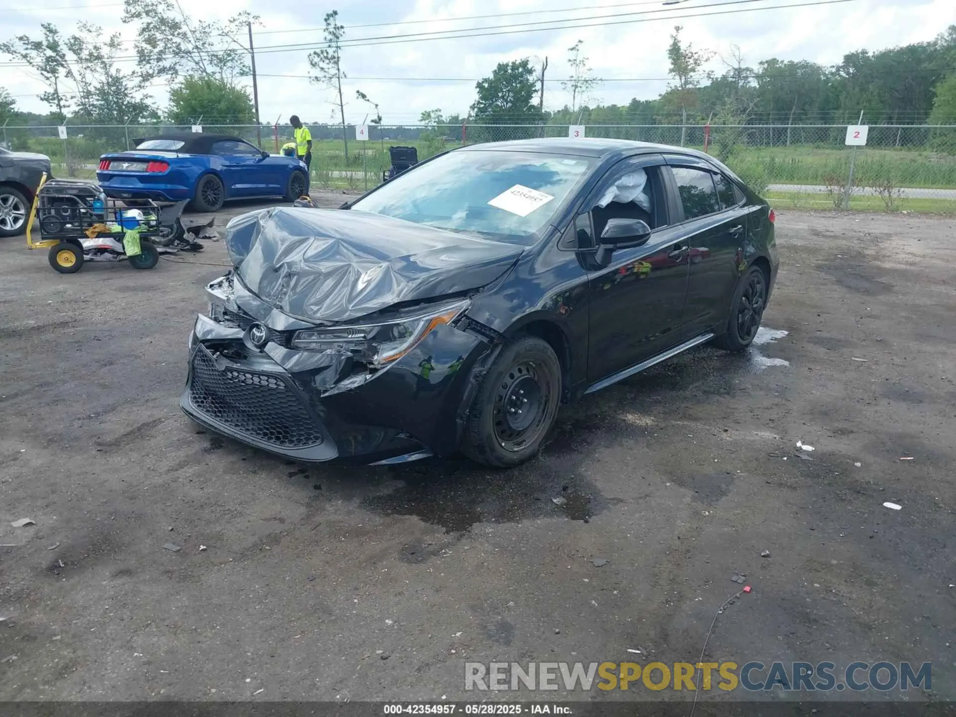 2 Photograph of a damaged car 5YFEPMAE7NP310856 TOYOTA COROLLA 2022