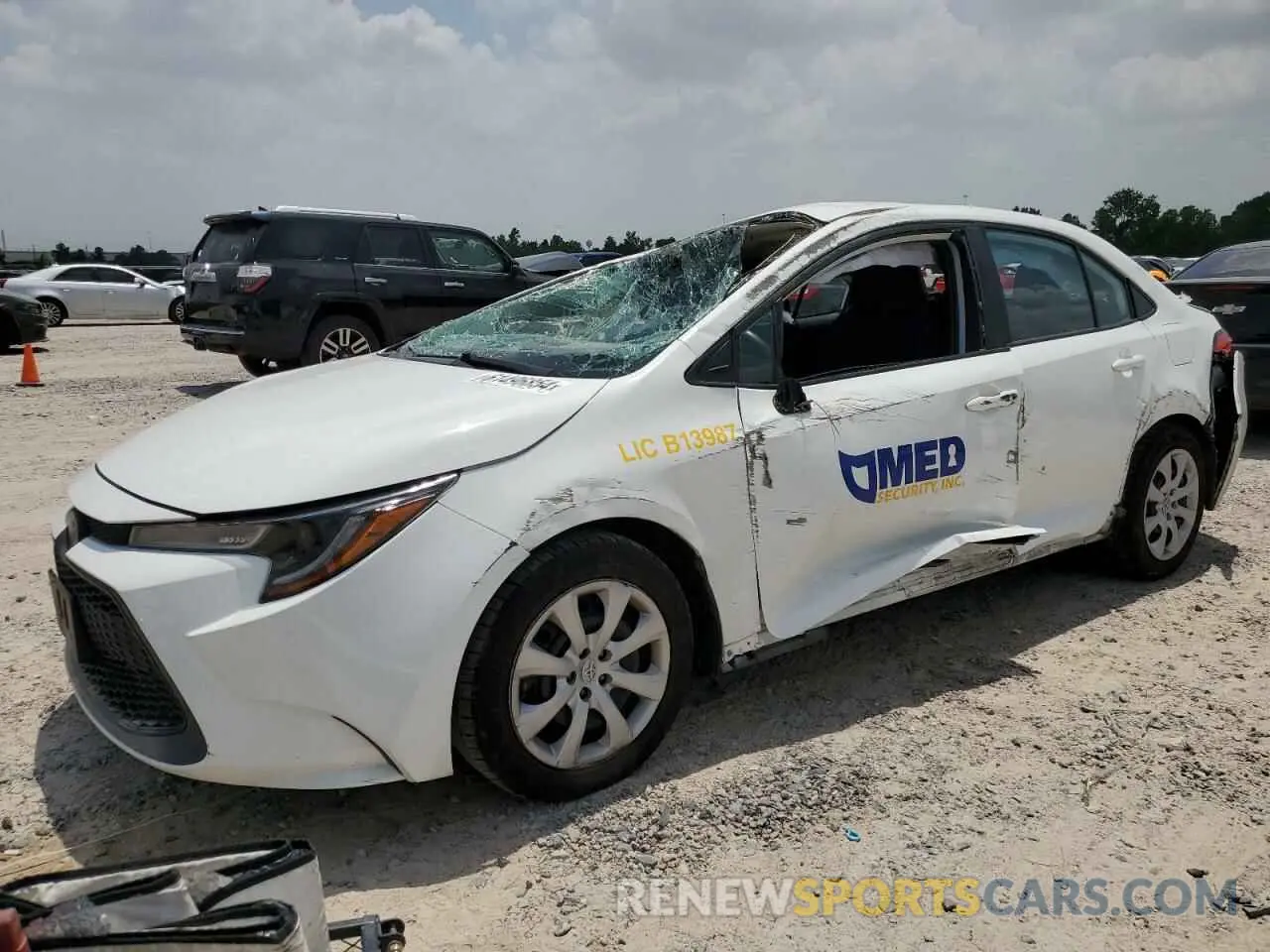 1 Photograph of a damaged car 5YFEPMAE7NP326104 TOYOTA COROLLA 2022