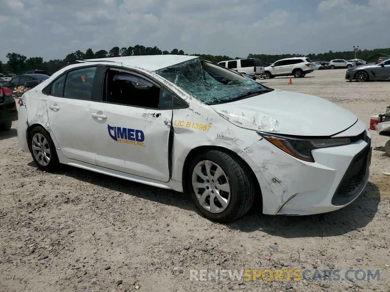 4 Photograph of a damaged car 5YFEPMAE7NP326104 TOYOTA COROLLA 2022